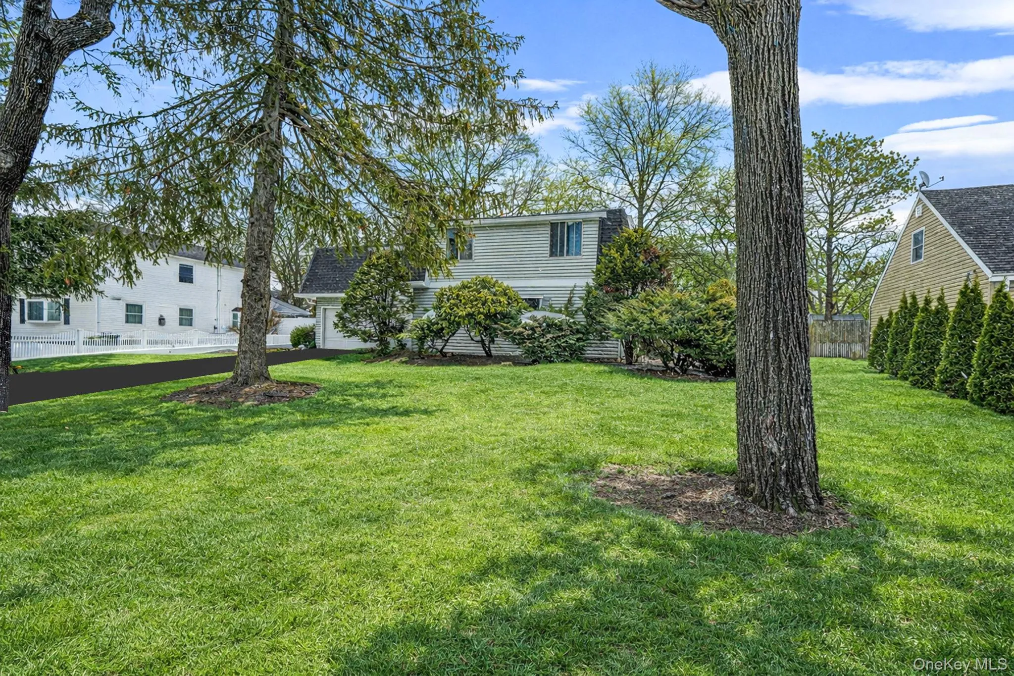 22 Meyer Lane, Brookhaven, NY, 6 Bedrooms Bedrooms, 12 Rooms Rooms,2 BathroomsBathrooms,Residential,For Rent,Meyer,0,1044007 22 Meyer Lane, Brookhaven, NY, 6 Bedrooms Bedrooms, 12 Rooms Rooms,2 BathroomsBathrooms,Residential,For Rent,Meyer,0,1044007