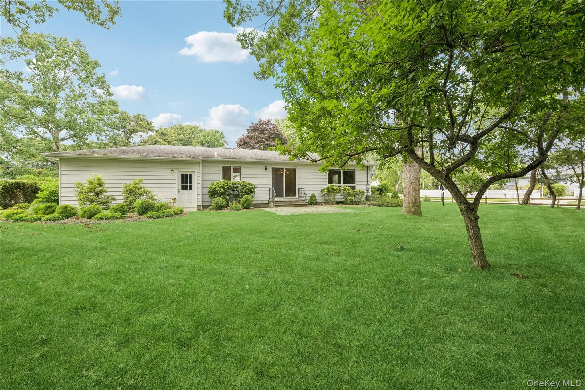 23 Argonne Road, Southampton, NY, 3 Bedroom Bedrooms, 6 Room Rooms,2 BathroomBathrooms,Residential Lease,For Rent,Argonne,0,1044016 23 Argonne Road, Southampton, NY, 3 Bedroom Bedrooms, 6 Room Rooms,2 BathroomBathrooms,Residential Lease,For Rent,Argonne,0,1044016