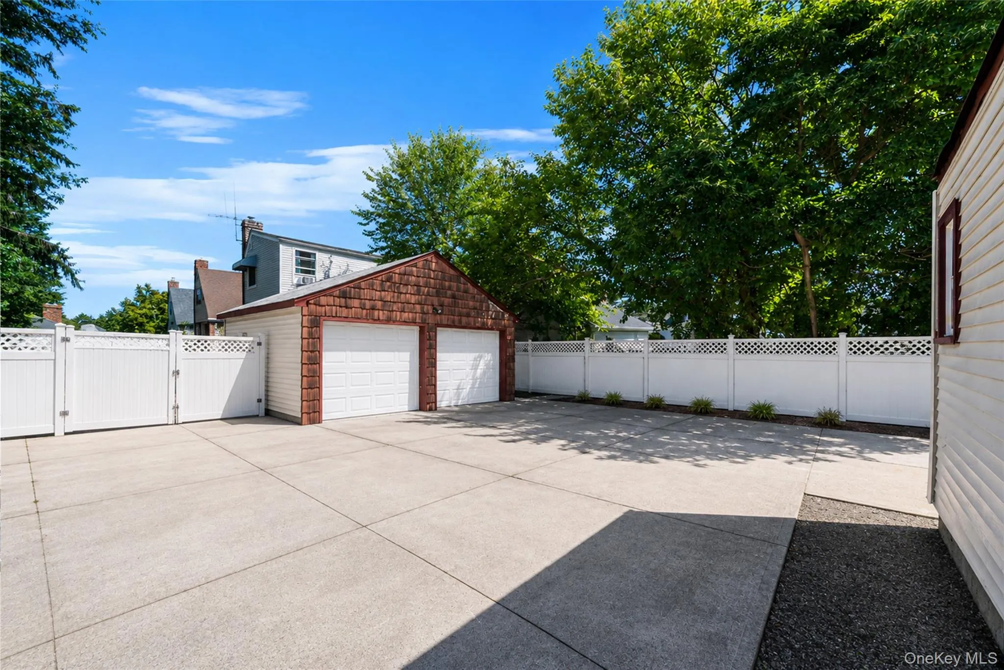 231 Cedar Street, Hempstead, NY, 4 Bedrooms Bedrooms, 7 Rooms Rooms,3 BathroomsBathrooms,Residential,For Rent,Cedar,0,1044017 231 Cedar Street, Hempstead, NY, 4 Bedrooms Bedrooms, 7 Rooms Rooms,3 BathroomsBathrooms,Residential,For Rent,Cedar,0,1044017