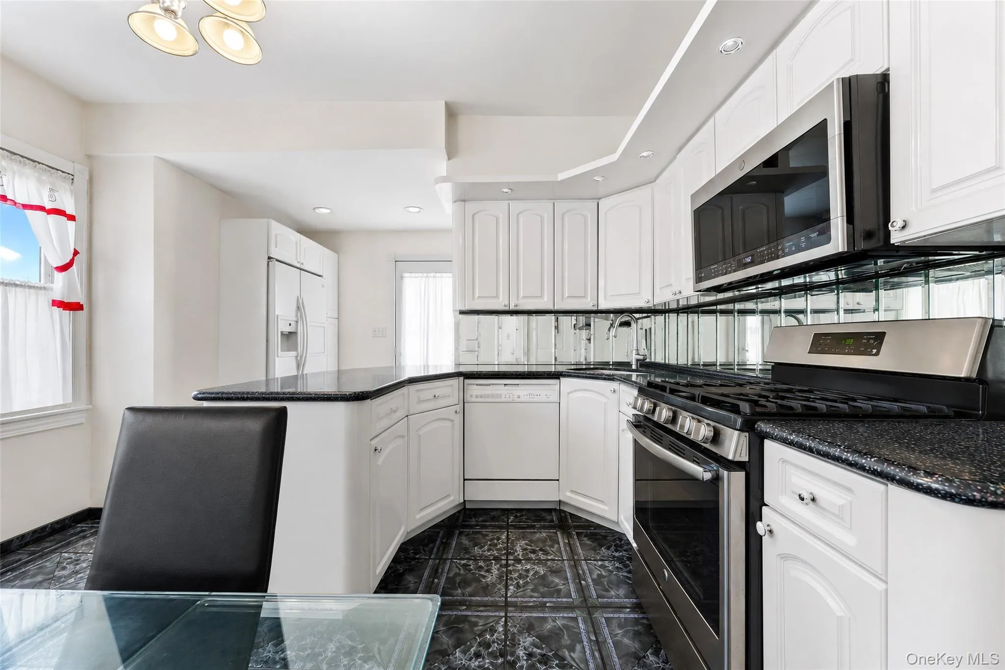871 Rockaway Avenue, Hempstead, NY, 5 Bedrooms Bedrooms, 10 Rooms Rooms,2 BathroomsBathrooms,Residential,For Rent,Rockaway,0,1044019 871 Rockaway Avenue, Hempstead, NY, 5 Bedrooms Bedrooms, 10 Rooms Rooms,2 BathroomsBathrooms,Residential,For Rent,Rockaway,0,1044019