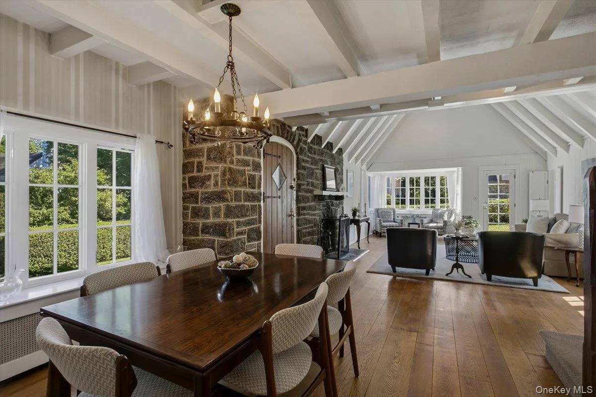 Dining area off of entrance flowing into living room with direct access to kitchen. Dining area off of entrance flowing into living room with direct access to kitchen.