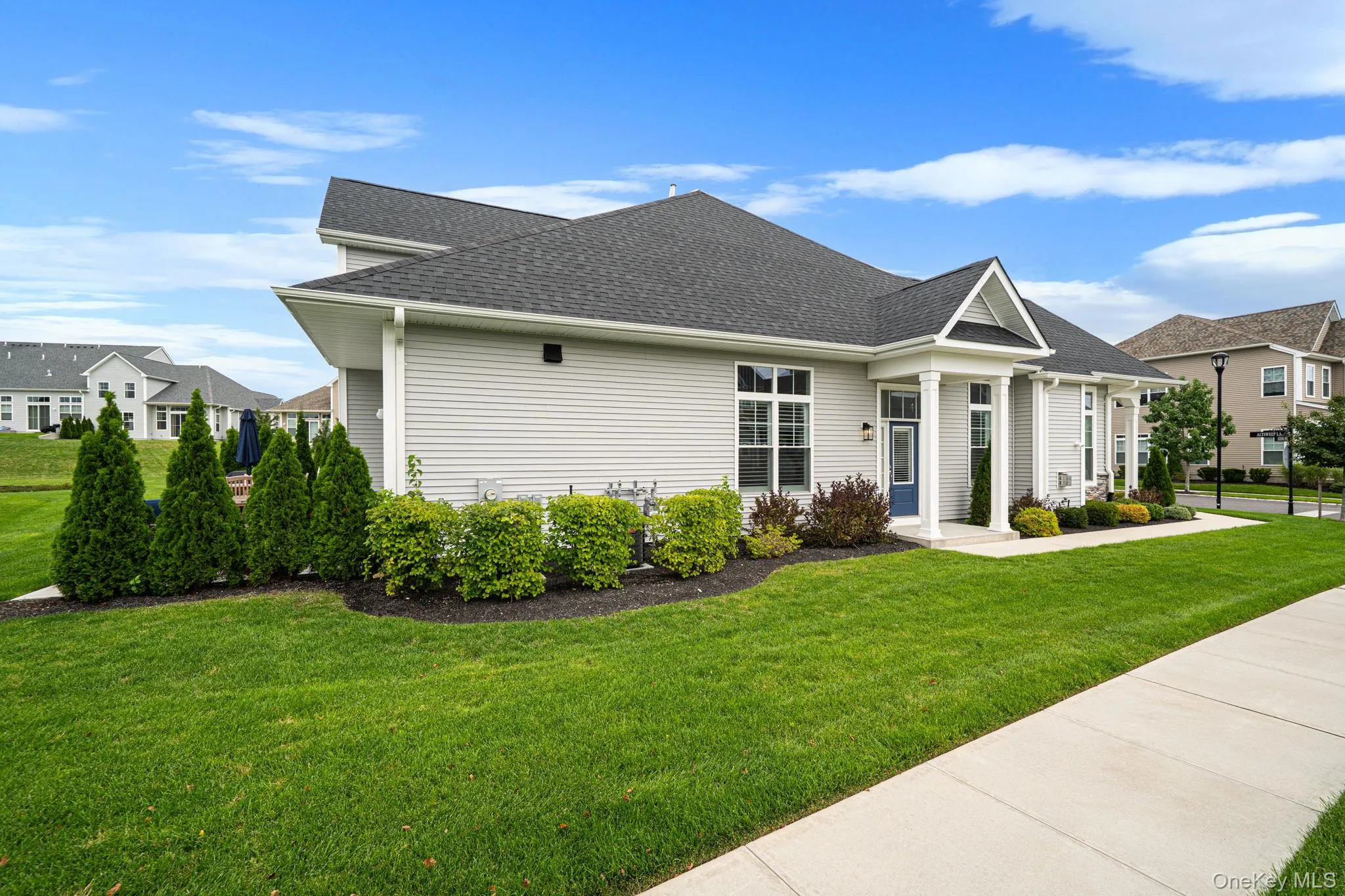 348 Alysweep Lane, Brookhaven, NY, 3 Bedrooms Bedrooms, 8 Rooms Rooms,2 BathroomsBathrooms,Residential,For Rent,Alysweep,0,1044021 348 Alysweep Lane, Brookhaven, NY, 3 Bedrooms Bedrooms, 8 Rooms Rooms,2 BathroomsBathrooms,Residential,For Rent,Alysweep,0,1044021