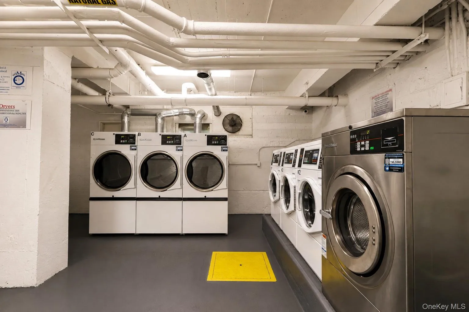 43-40 Union Street, New York, NY, 2 Bedrooms Bedrooms, 5 Rooms Rooms,1 BathroomBathrooms,Residential,For Rent,Union,0,1044038 43-40 Union Street, New York, NY, 2 Bedrooms Bedrooms, 5 Rooms Rooms,1 BathroomBathrooms,Residential,For Rent,Union,0,1044038
