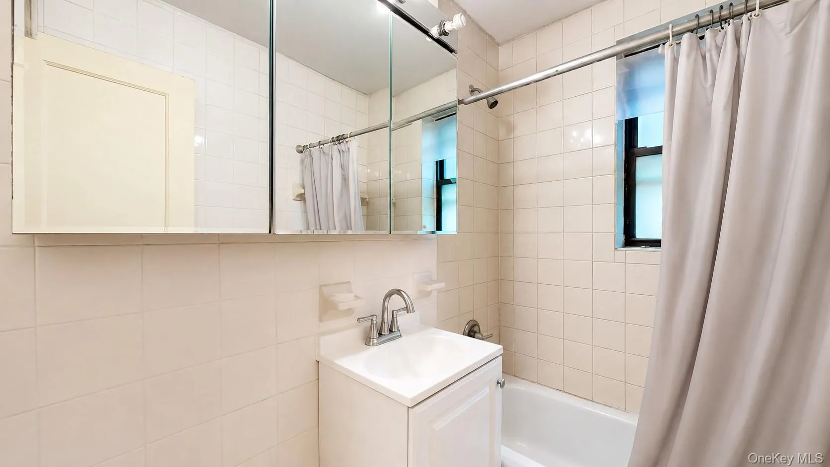 43-40 Union Street, New York, NY, 2 Bedrooms Bedrooms, 5 Rooms Rooms,1 BathroomBathrooms,Residential,For Rent,Union,0,1044038 43-40 Union Street, New York, NY, 2 Bedrooms Bedrooms, 5 Rooms Rooms,1 BathroomBathrooms,Residential,For Rent,Union,0,1044038