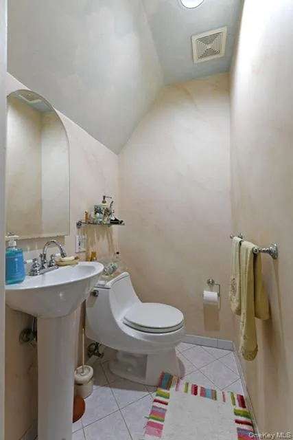 57 Wensley Drive, North Hempstead, NY, 4 Bedrooms Bedrooms, 8 Rooms Rooms,2 BathroomsBathrooms,Residential,For Rent,Wensley,0,1044041 57 Wensley Drive, North Hempstead, NY, 4 Bedrooms Bedrooms, 8 Rooms Rooms,2 BathroomsBathrooms,Residential,For Rent,Wensley,0,1044041