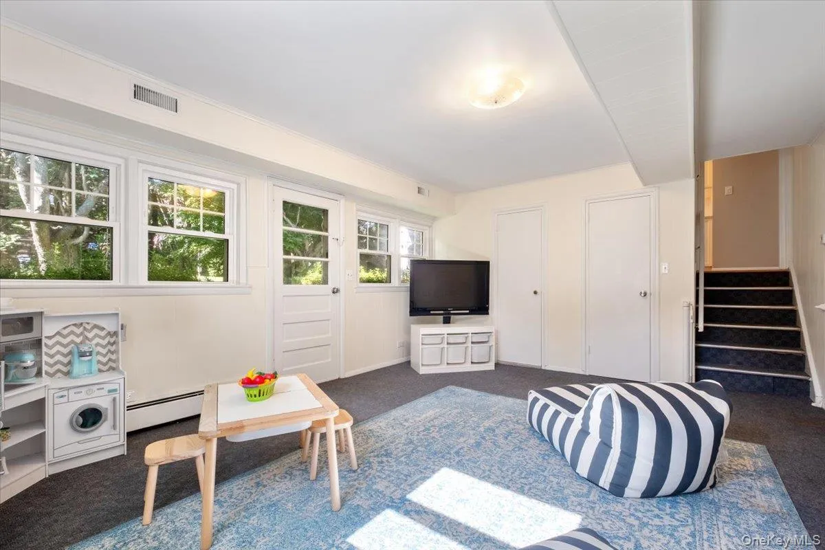 19 Dartmouth Terrace, Greenburgh, NY, 3 Bedrooms Bedrooms, 7 Rooms Rooms,2 BathroomsBathrooms,Residential,For Rent,Dartmouth,0,1044042 19 Dartmouth Terrace, Greenburgh, NY, 3 Bedrooms Bedrooms, 7 Rooms Rooms,2 BathroomsBathrooms,Residential,For Rent,Dartmouth,0,1044042