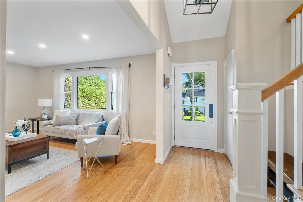 19 Dartmouth Terrace, Greenburgh, NY, 3 Bedrooms Bedrooms, 7 Rooms Rooms,2 BathroomsBathrooms,Residential,For Rent,Dartmouth,0,1044042 19 Dartmouth Terrace, Greenburgh, NY, 3 Bedrooms Bedrooms, 7 Rooms Rooms,2 BathroomsBathrooms,Residential,For Rent,Dartmouth,0,1044042