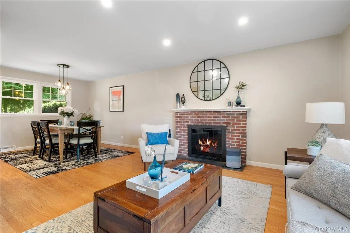 19 Dartmouth Terrace, Greenburgh, NY, 3 Bedrooms Bedrooms, 7 Rooms Rooms,2 BathroomsBathrooms,Residential,For Rent,Dartmouth,0,1044042 19 Dartmouth Terrace, Greenburgh, NY, 3 Bedrooms Bedrooms, 7 Rooms Rooms,2 BathroomsBathrooms,Residential,For Rent,Dartmouth,0,1044042