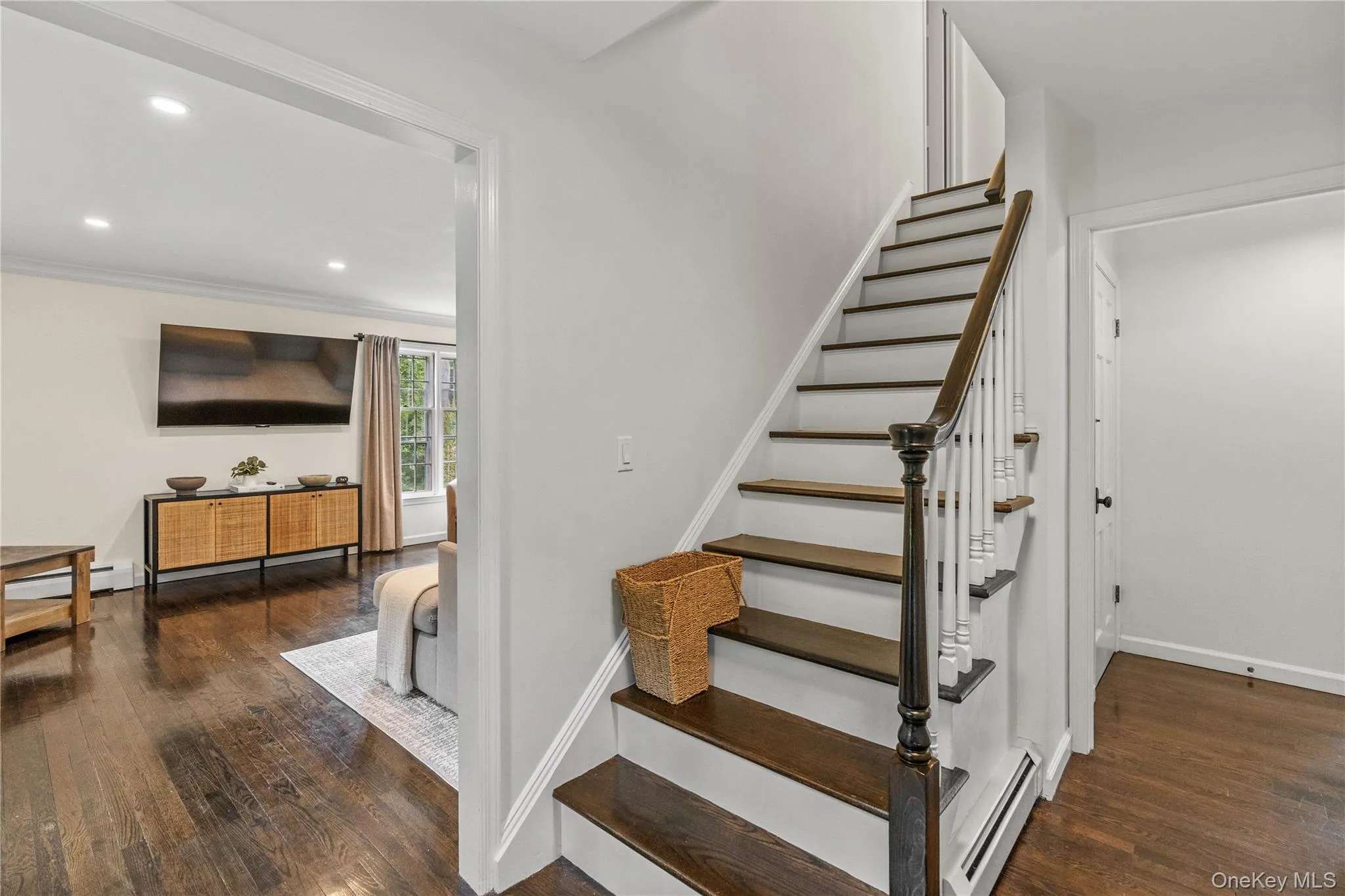 406 Bedford Road, New Castle, NY, 4 Bedrooms Bedrooms, 8 Rooms Rooms,3 BathroomsBathrooms,Residential,For Rent,Bedford,0,1044050 406 Bedford Road, New Castle, NY, 4 Bedrooms Bedrooms, 8 Rooms Rooms,3 BathroomsBathrooms,Residential,For Rent,Bedford,0,1044050