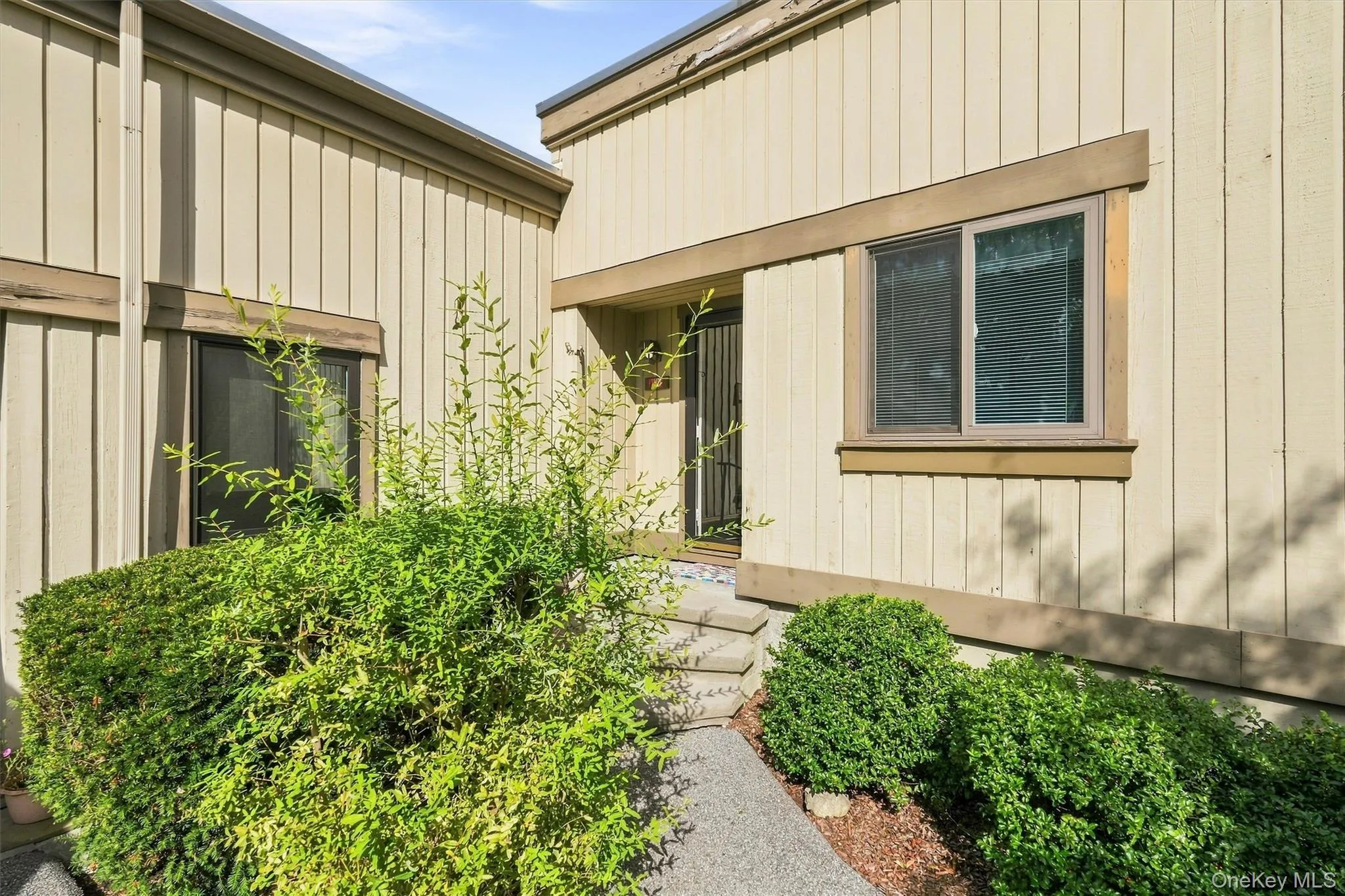 Contemporary style meets effortless Heritage Hills living Contemporary style meets effortless Heritage Hills living