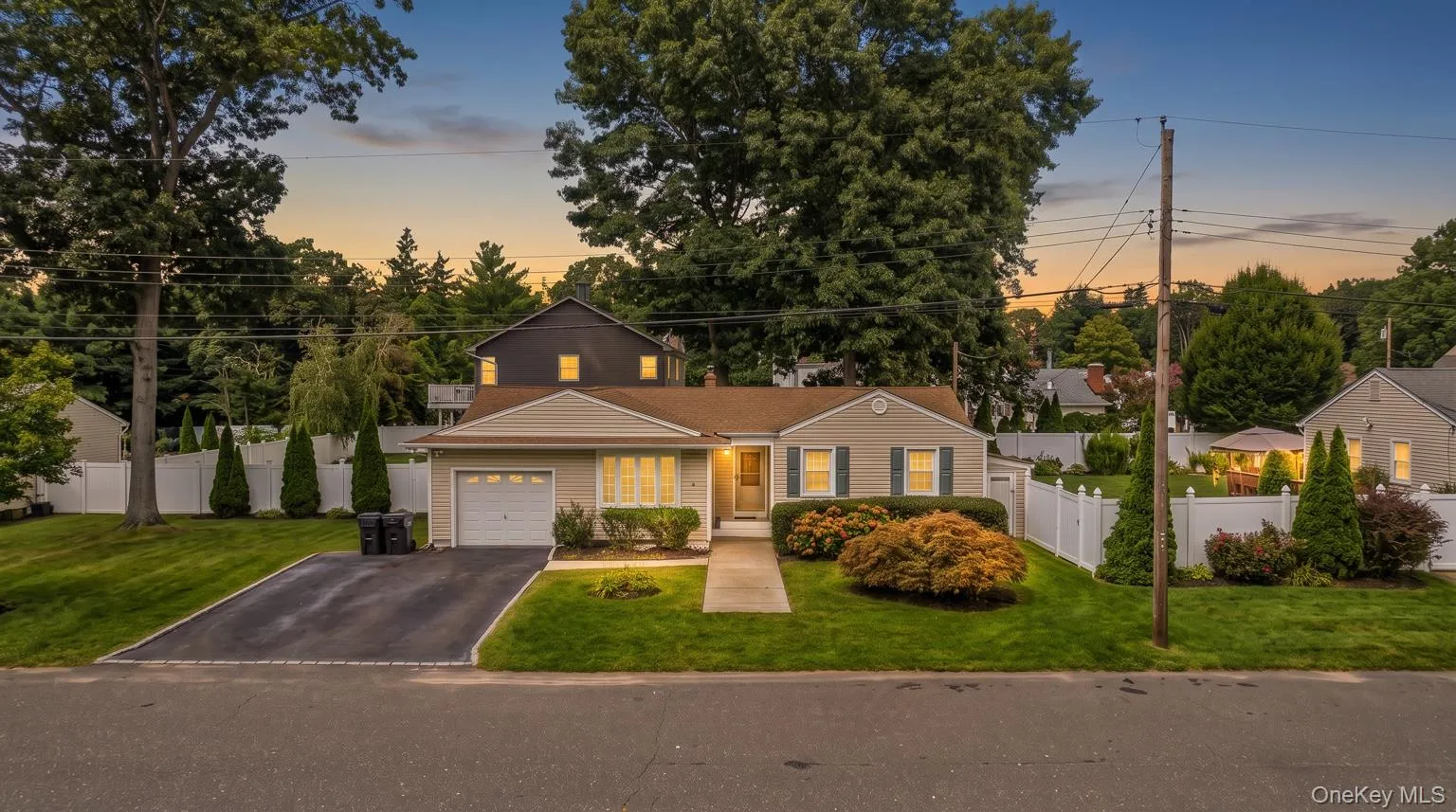 91 Haynes Avenue, Islip, NY, 3 Bedrooms Bedrooms, 7 Rooms Rooms,1 BathroomBathrooms,Residential,For Rent,Haynes,0,1044056 91 Haynes Avenue, Islip, NY, 3 Bedrooms Bedrooms, 7 Rooms Rooms,1 BathroomBathrooms,Residential,For Rent,Haynes,0,1044056