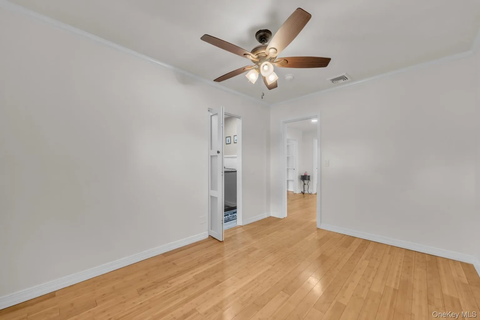 91 Haynes Avenue, Islip, NY, 3 Bedrooms Bedrooms, 7 Rooms Rooms,1 BathroomBathrooms,Residential,For Rent,Haynes,0,1044056 91 Haynes Avenue, Islip, NY, 3 Bedrooms Bedrooms, 7 Rooms Rooms,1 BathroomBathrooms,Residential,For Rent,Haynes,0,1044056
