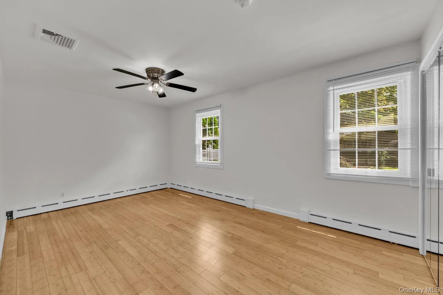 91 Haynes Avenue, Islip, NY, 3 Bedrooms Bedrooms, 7 Rooms Rooms,1 BathroomBathrooms,Residential,For Rent,Haynes,0,1044056 91 Haynes Avenue, Islip, NY, 3 Bedrooms Bedrooms, 7 Rooms Rooms,1 BathroomBathrooms,Residential,For Rent,Haynes,0,1044056