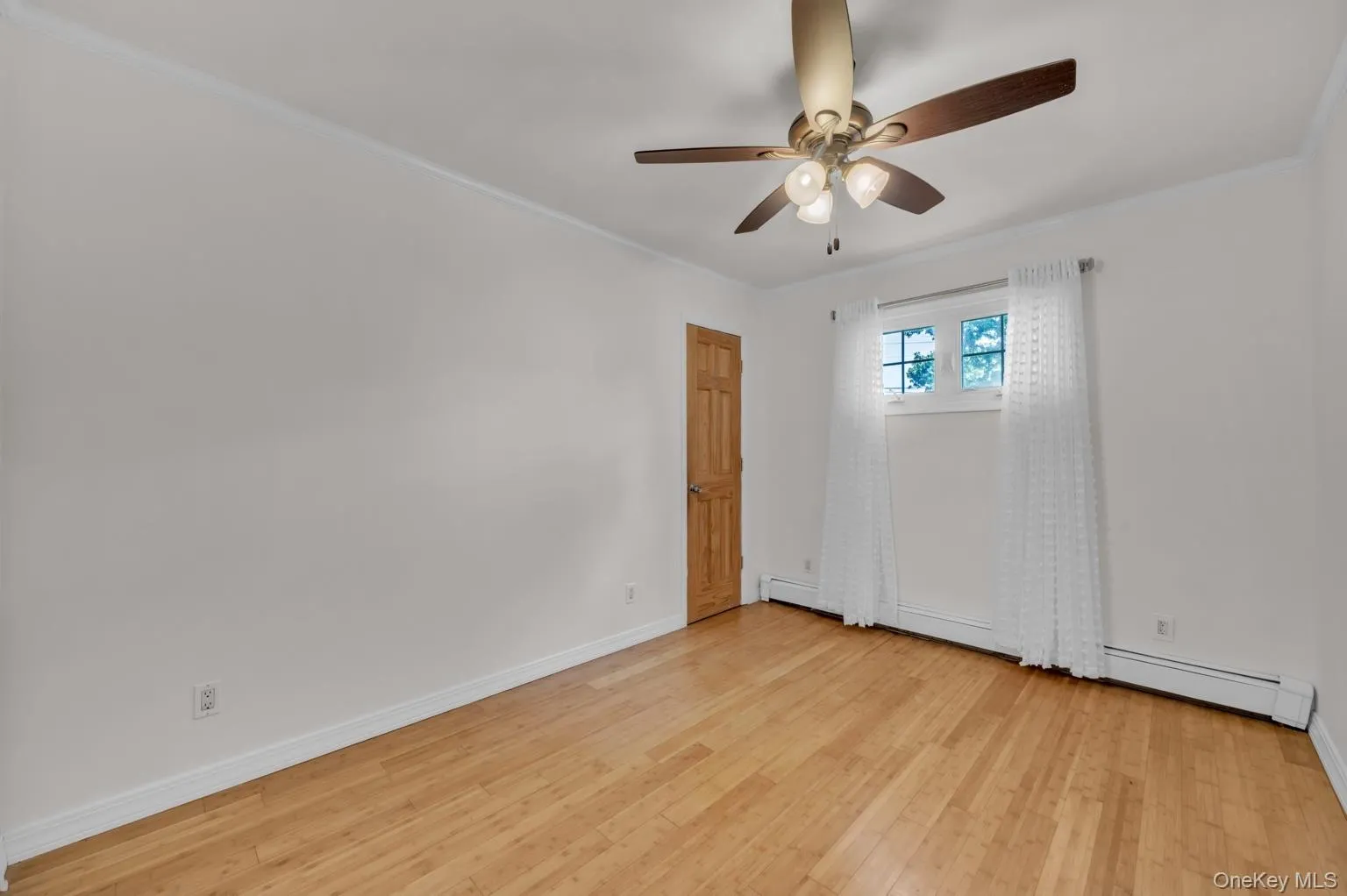 91 Haynes Avenue, Islip, NY, 3 Bedrooms Bedrooms, 7 Rooms Rooms,1 BathroomBathrooms,Residential,For Rent,Haynes,0,1044056 91 Haynes Avenue, Islip, NY, 3 Bedrooms Bedrooms, 7 Rooms Rooms,1 BathroomBathrooms,Residential,For Rent,Haynes,0,1044056
