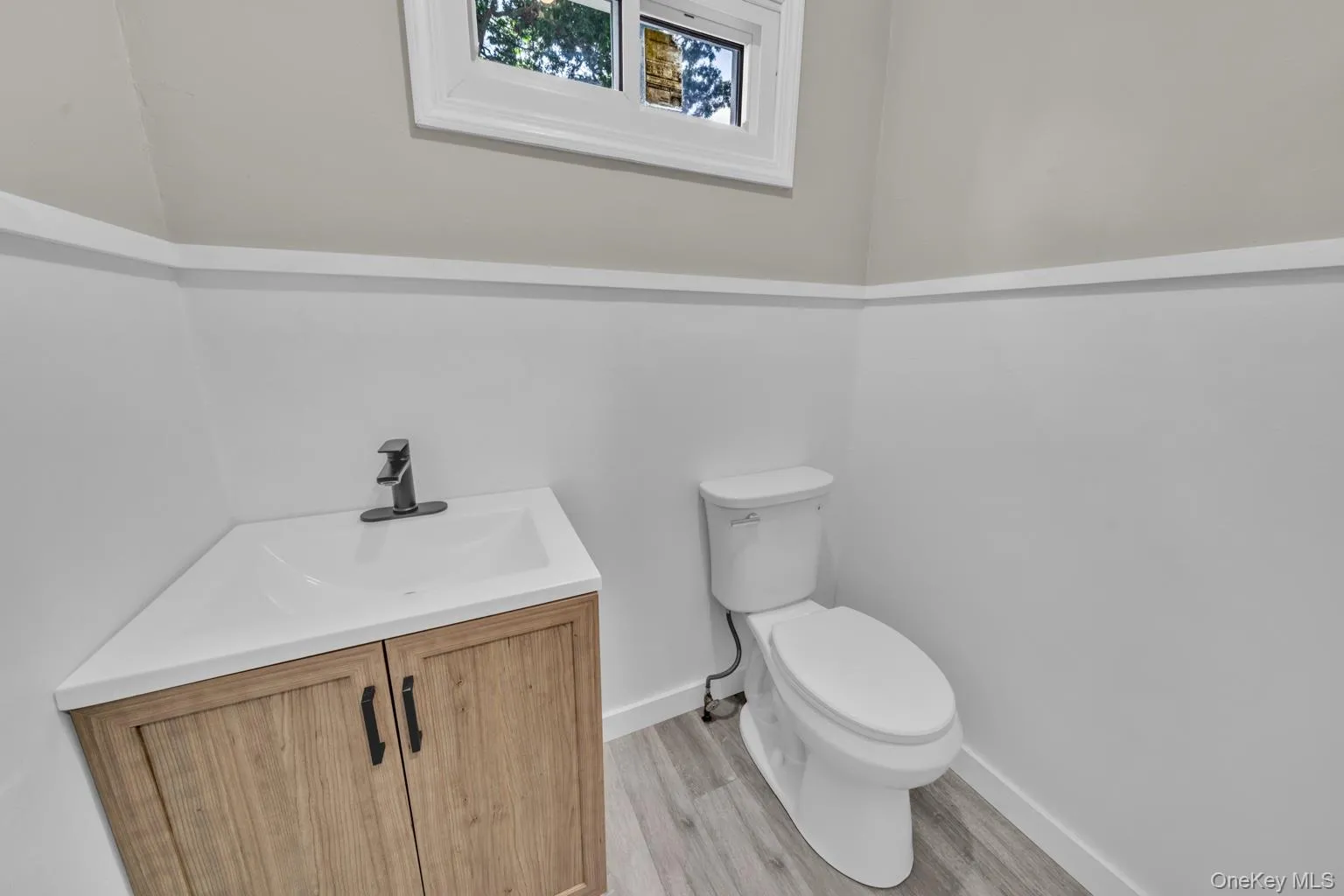 91 Haynes Avenue, Islip, NY, 3 Bedrooms Bedrooms, 7 Rooms Rooms,1 BathroomBathrooms,Residential,For Rent,Haynes,0,1044056 91 Haynes Avenue, Islip, NY, 3 Bedrooms Bedrooms, 7 Rooms Rooms,1 BathroomBathrooms,Residential,For Rent,Haynes,0,1044056