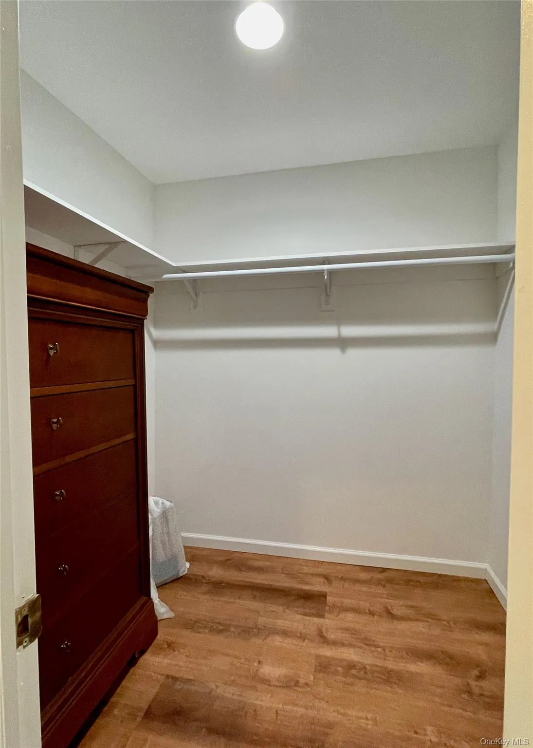 Walk-In Closet Walk-In Closet