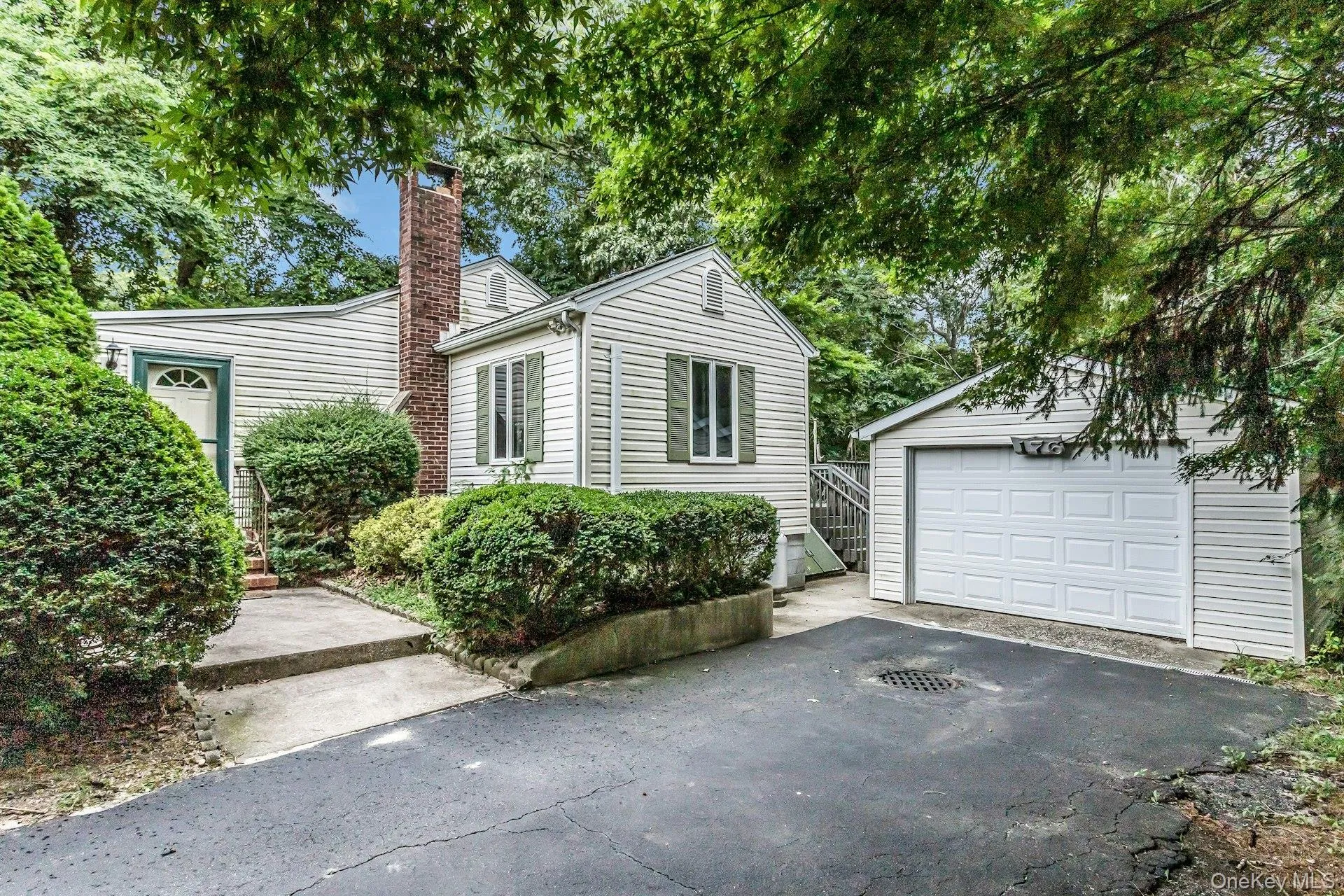 176 Side Road, Riverhead, NY, 3 Bedrooms Bedrooms, 7 Rooms Rooms,2 BathroomsBathrooms,Residential,For Rent,Side,0,1044062 176 Side Road, Riverhead, NY, 3 Bedrooms Bedrooms, 7 Rooms Rooms,2 BathroomsBathrooms,Residential,For Rent,Side,0,1044062