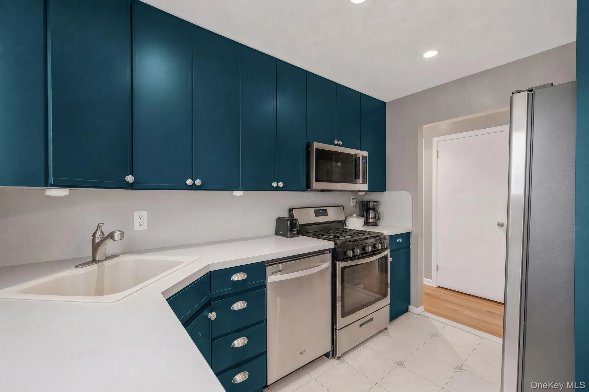 285 9th Street, Babylon, NY, 3 Bedrooms Bedrooms, 7 Rooms Rooms,1 BathroomBathrooms,Residential,For Rent,9th,0,1044065 285 9th Street, Babylon, NY, 3 Bedrooms Bedrooms, 7 Rooms Rooms,1 BathroomBathrooms,Residential,For Rent,9th,0,1044065