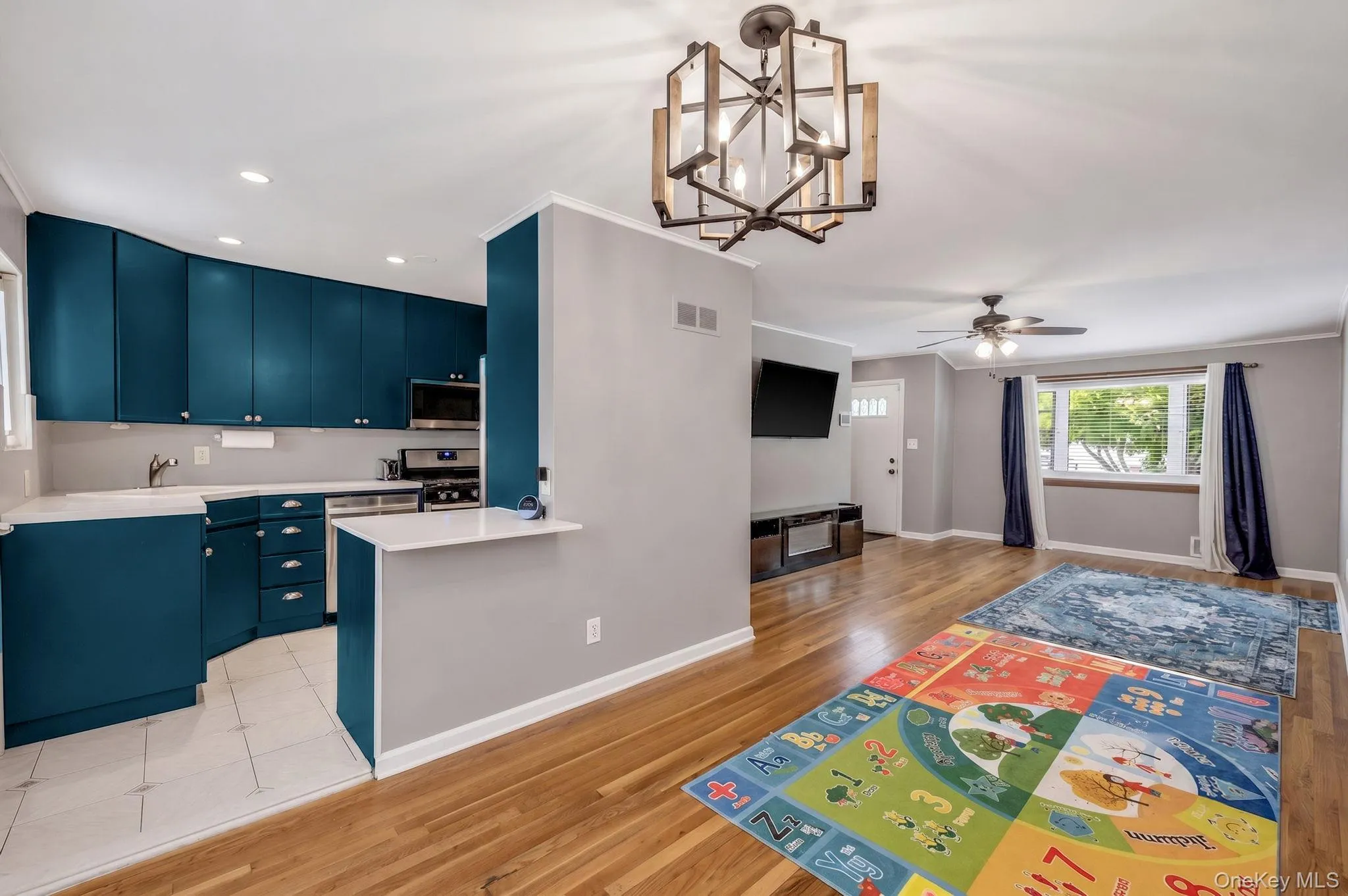 285 9th Street, Babylon, NY, 3 Bedrooms Bedrooms, 7 Rooms Rooms,1 BathroomBathrooms,Residential,For Rent,9th,0,1044065 285 9th Street, Babylon, NY, 3 Bedrooms Bedrooms, 7 Rooms Rooms,1 BathroomBathrooms,Residential,For Rent,9th,0,1044065