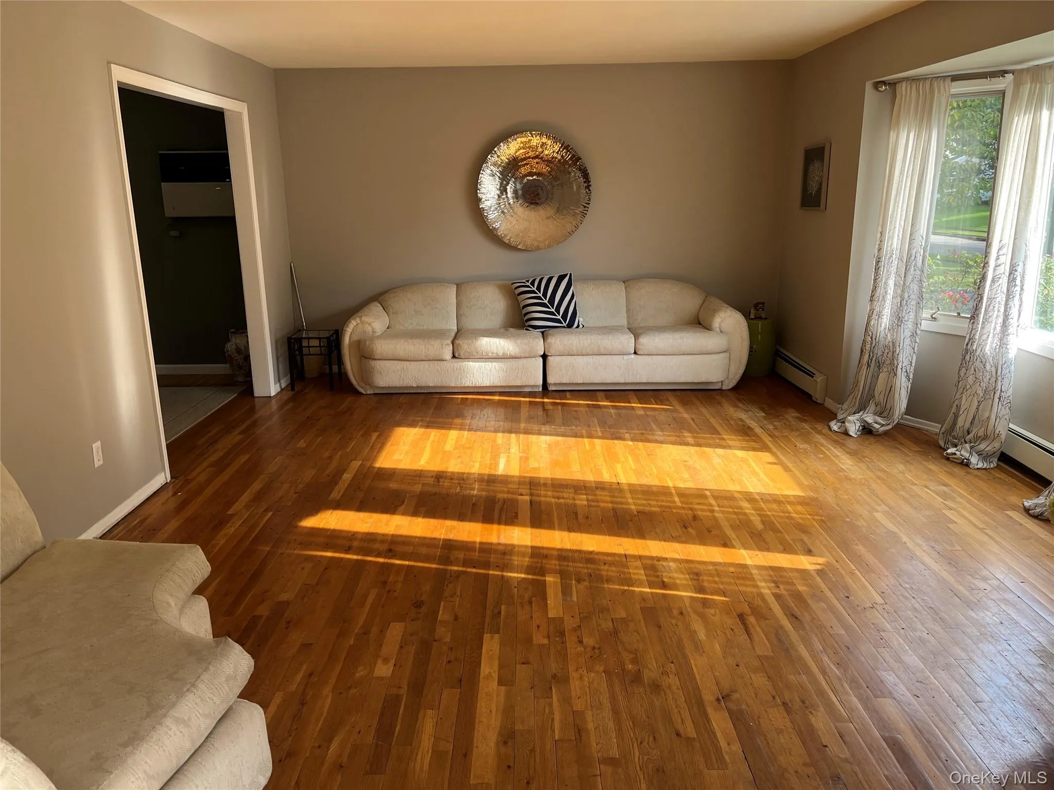 14 Format Lane, Smithtown, NY, 4 Bedrooms Bedrooms, 8 Rooms Rooms,2 BathroomsBathrooms,Residential,For Rent,Format,0,1044068 14 Format Lane, Smithtown, NY, 4 Bedrooms Bedrooms, 8 Rooms Rooms,2 BathroomsBathrooms,Residential,For Rent,Format,0,1044068