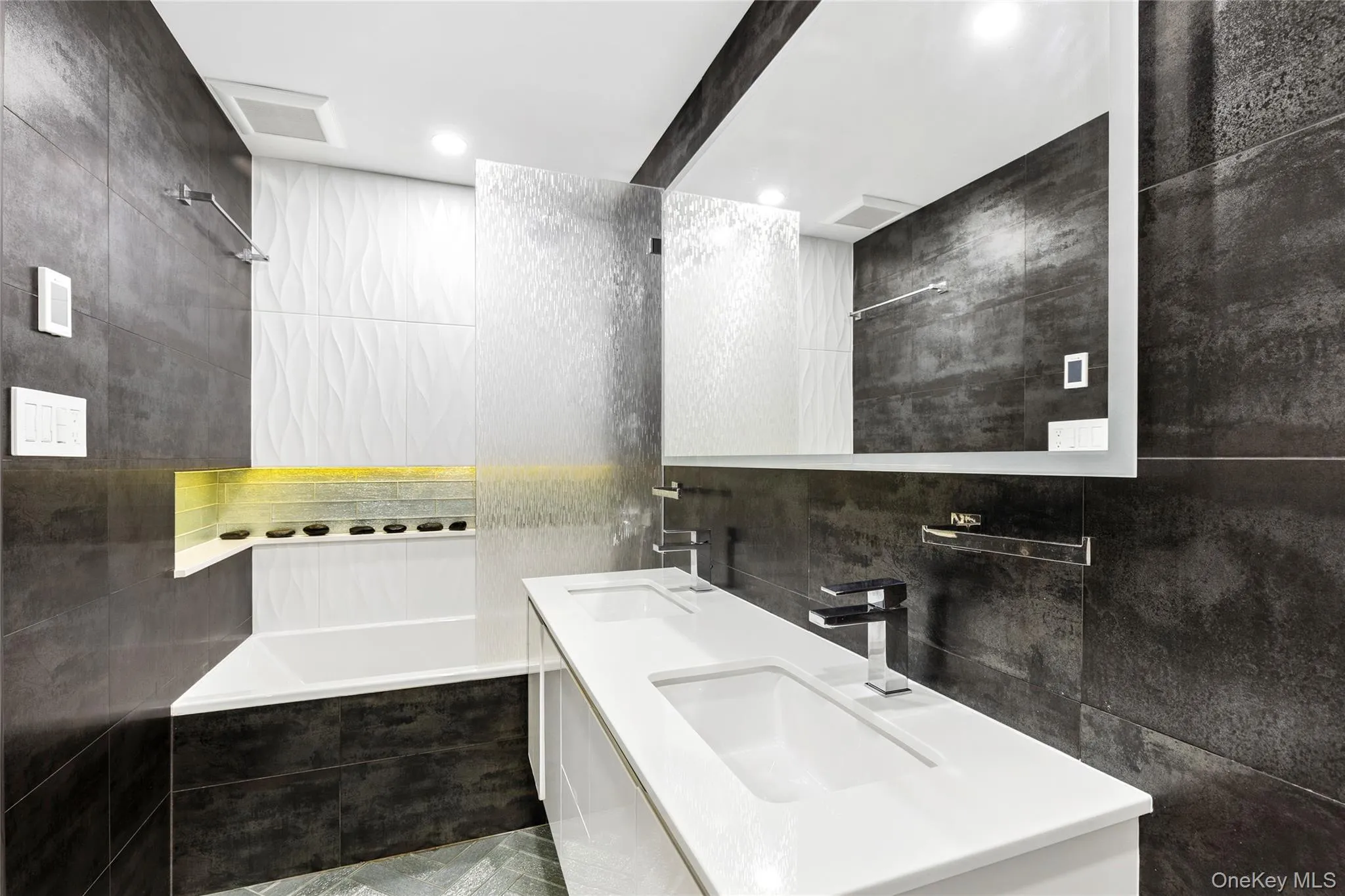 8611 151st Avenue, New York, NY, 2 Bedrooms Bedrooms, 4 Rooms Rooms,2 BathroomsBathrooms,Residential,For Rent,151st,0,1044073 8611 151st Avenue, New York, NY, 2 Bedrooms Bedrooms, 4 Rooms Rooms,2 BathroomsBathrooms,Residential,For Rent,151st,0,1044073