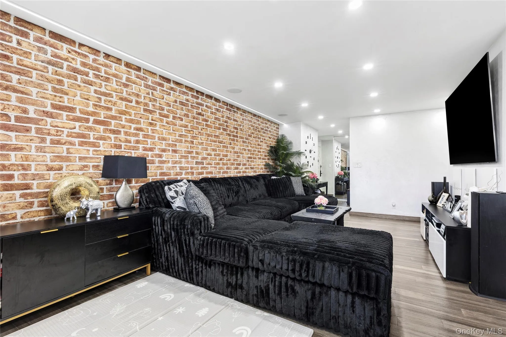 8611 151st Avenue, New York, NY, 2 Bedrooms Bedrooms, 4 Rooms Rooms,2 BathroomsBathrooms,Residential,For Rent,151st,0,1044073 8611 151st Avenue, New York, NY, 2 Bedrooms Bedrooms, 4 Rooms Rooms,2 BathroomsBathrooms,Residential,For Rent,151st,0,1044073