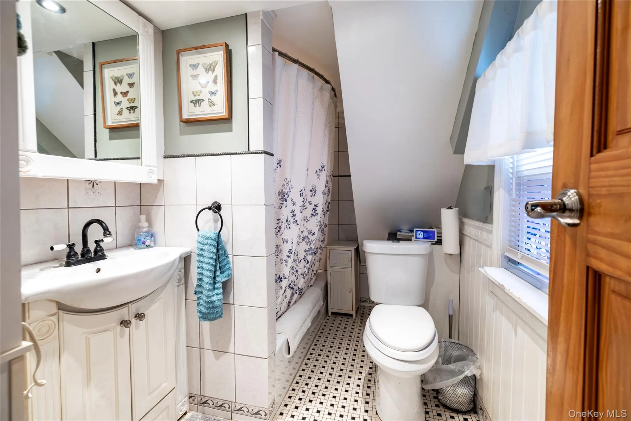 105 Wicks Lane, Hempstead, NY, 4 Bedrooms Bedrooms, 7 Rooms Rooms,3 BathroomsBathrooms,Residential,For Rent,Wicks,0,1044076 105 Wicks Lane, Hempstead, NY, 4 Bedrooms Bedrooms, 7 Rooms Rooms,3 BathroomsBathrooms,Residential,For Rent,Wicks,0,1044076