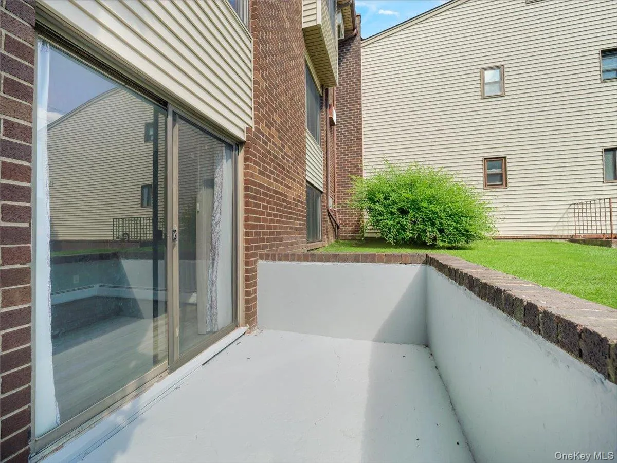 202 Country Club Lane, Haverstraw, NY, 2 Bedrooms Bedrooms, 5 Rooms Rooms,2 BathroomsBathrooms,Residential,For Rent,Country Club,0,1044077 202 Country Club Lane, Haverstraw, NY, 2 Bedrooms Bedrooms, 5 Rooms Rooms,2 BathroomsBathrooms,Residential,For Rent,Country Club,0,1044077