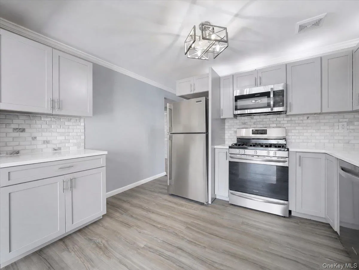 202 Country Club Lane, Haverstraw, NY, 2 Bedrooms Bedrooms, 5 Rooms Rooms,2 BathroomsBathrooms,Residential,For Rent,Country Club,0,1044077 202 Country Club Lane, Haverstraw, NY, 2 Bedrooms Bedrooms, 5 Rooms Rooms,2 BathroomsBathrooms,Residential,For Rent,Country Club,0,1044077