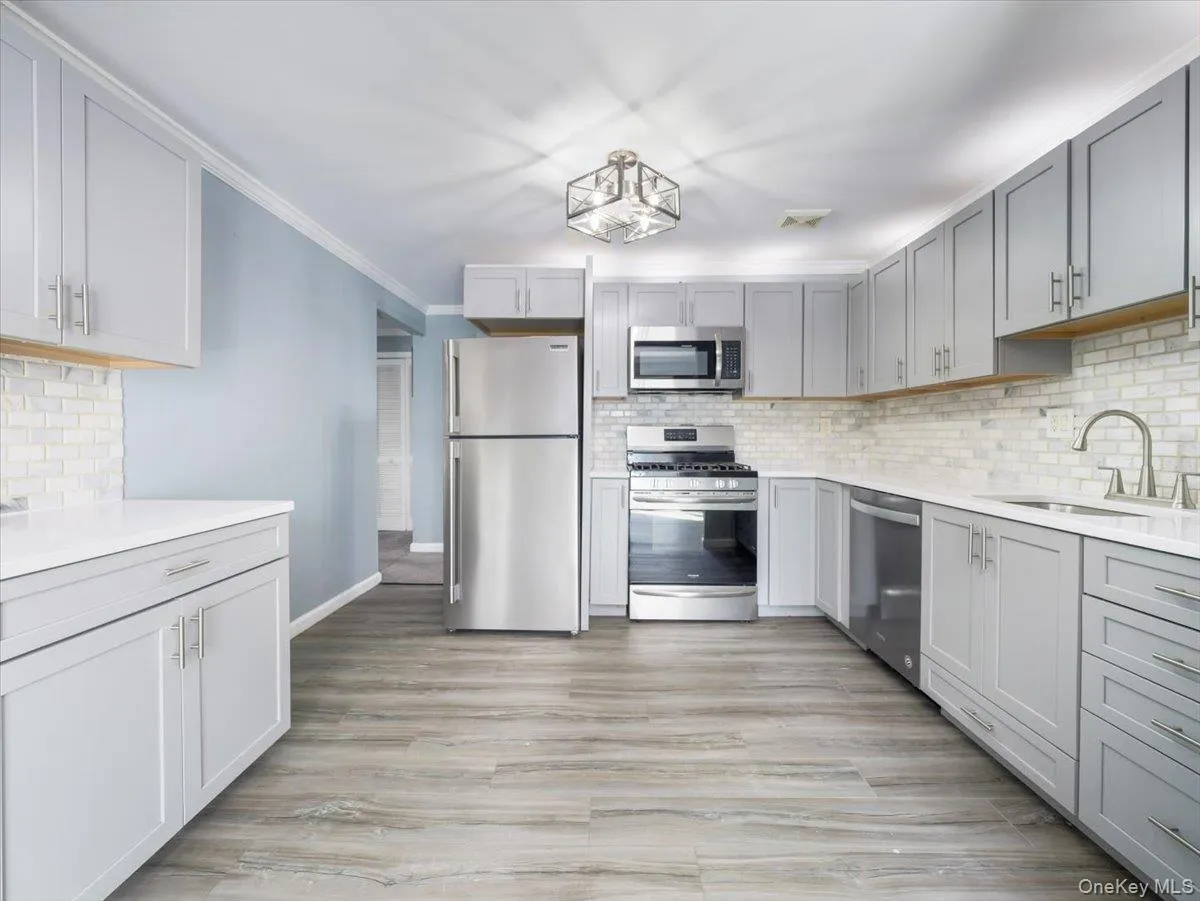 202 Country Club Lane, Haverstraw, NY, 2 Bedrooms Bedrooms, 5 Rooms Rooms,2 BathroomsBathrooms,Residential,For Rent,Country Club,0,1044077 202 Country Club Lane, Haverstraw, NY, 2 Bedrooms Bedrooms, 5 Rooms Rooms,2 BathroomsBathrooms,Residential,For Rent,Country Club,0,1044077