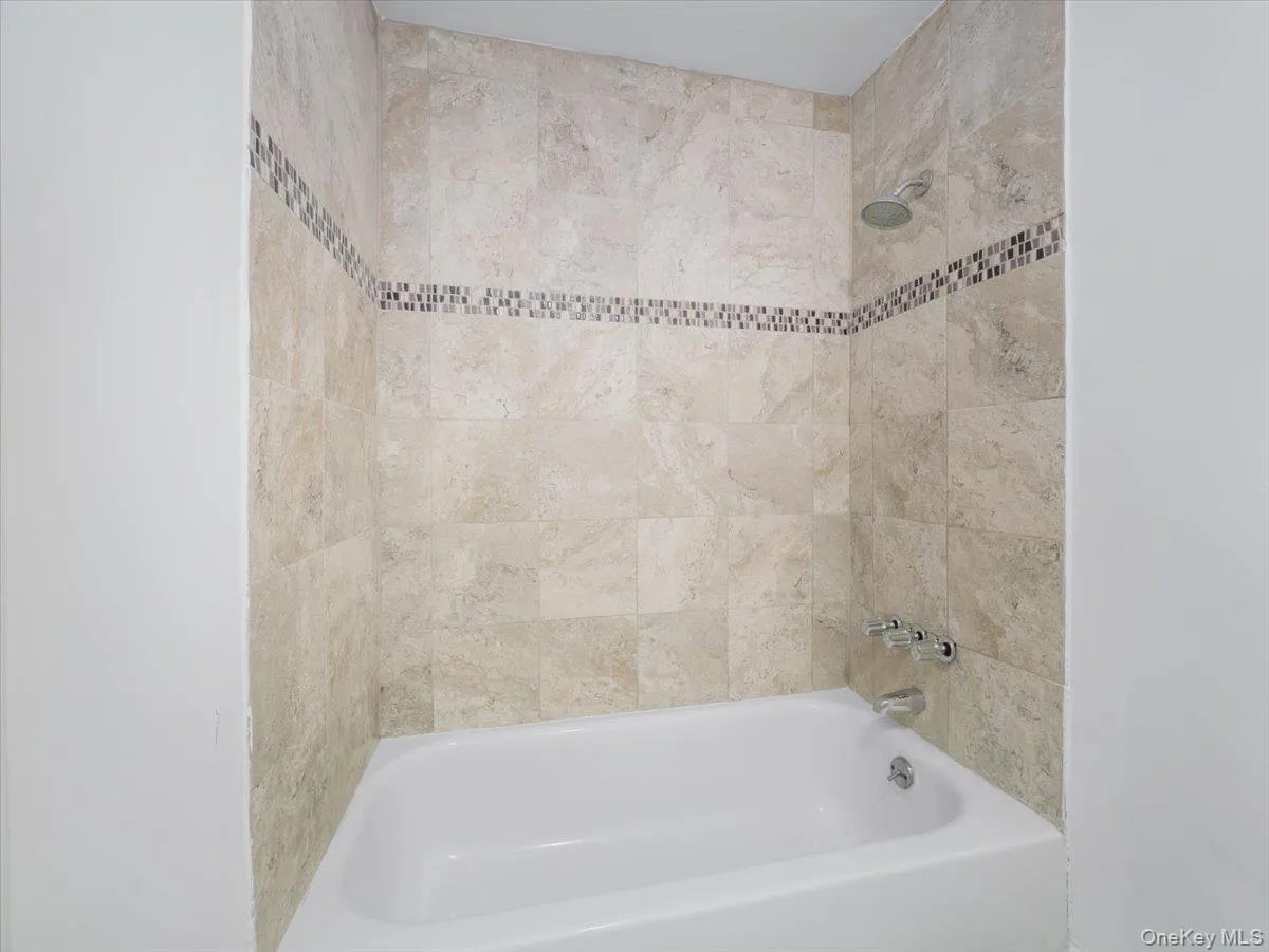 202 Country Club Lane, Haverstraw, NY, 2 Bedrooms Bedrooms, 5 Rooms Rooms,2 BathroomsBathrooms,Residential,For Rent,Country Club,0,1044077 202 Country Club Lane, Haverstraw, NY, 2 Bedrooms Bedrooms, 5 Rooms Rooms,2 BathroomsBathrooms,Residential,For Rent,Country Club,0,1044077