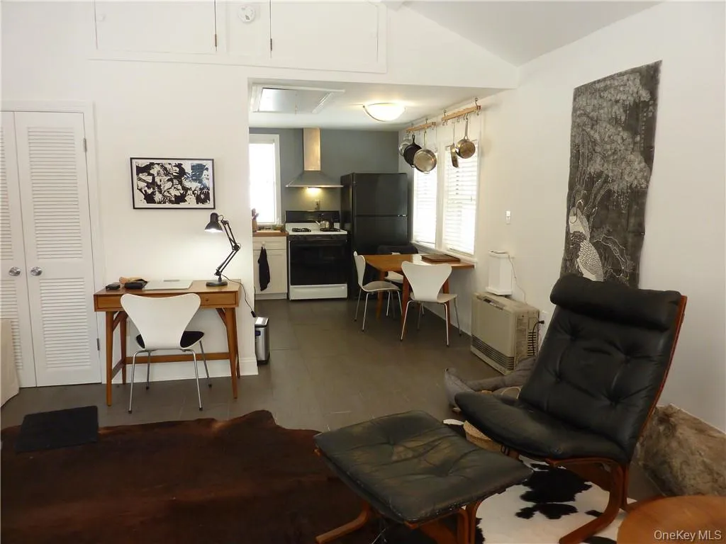 39a Laurelton Road, Mount Kisco, NY, 1 Room Rooms,1 BathroomBathrooms,Residential Lease,For Rent,Laurelton,0,1044079 39a Laurelton Road, Mount Kisco, NY, 1 Room Rooms,1 BathroomBathrooms,Residential Lease,For Rent,Laurelton,0,1044079
