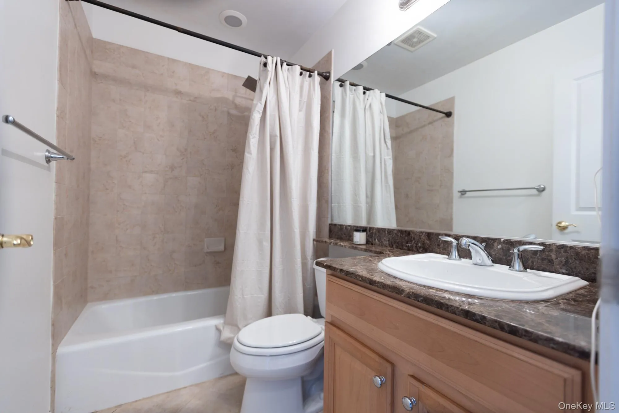 32 Bridge Lane, Haverstraw, NY, 2 Bedrooms Bedrooms, 7 Rooms Rooms,2 BathroomsBathrooms,Residential,For Rent,Bridge,0,1044083 32 Bridge Lane, Haverstraw, NY, 2 Bedrooms Bedrooms, 7 Rooms Rooms,2 BathroomsBathrooms,Residential,For Rent,Bridge,0,1044083