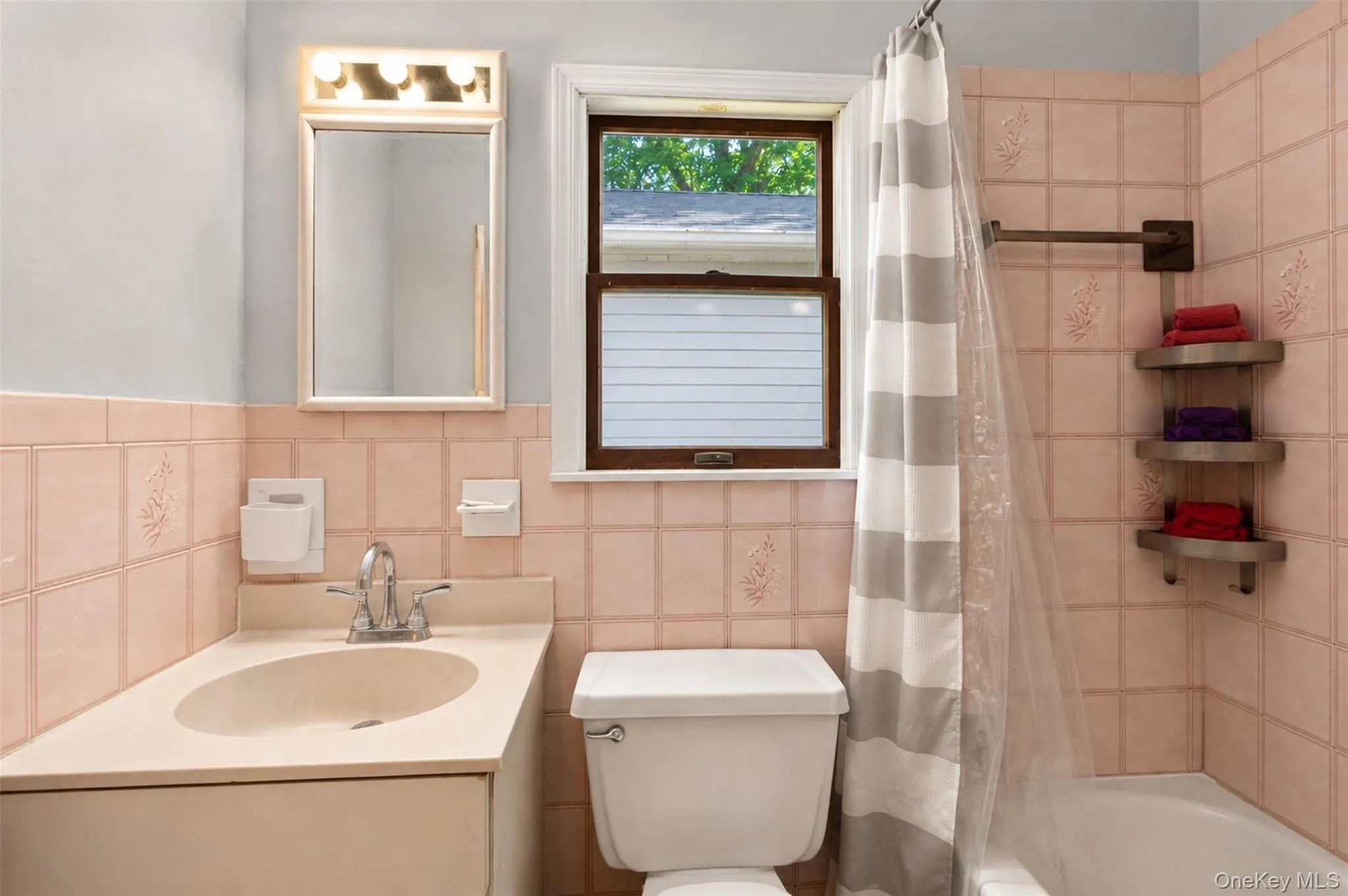 6 Hillside Avenue, Ramapo, NY, 2 Bedrooms Bedrooms, 4 Rooms Rooms,1 BathroomBathrooms,Residential,For Rent,Hillside,0,1044085 6 Hillside Avenue, Ramapo, NY, 2 Bedrooms Bedrooms, 4 Rooms Rooms,1 BathroomBathrooms,Residential,For Rent,Hillside,0,1044085