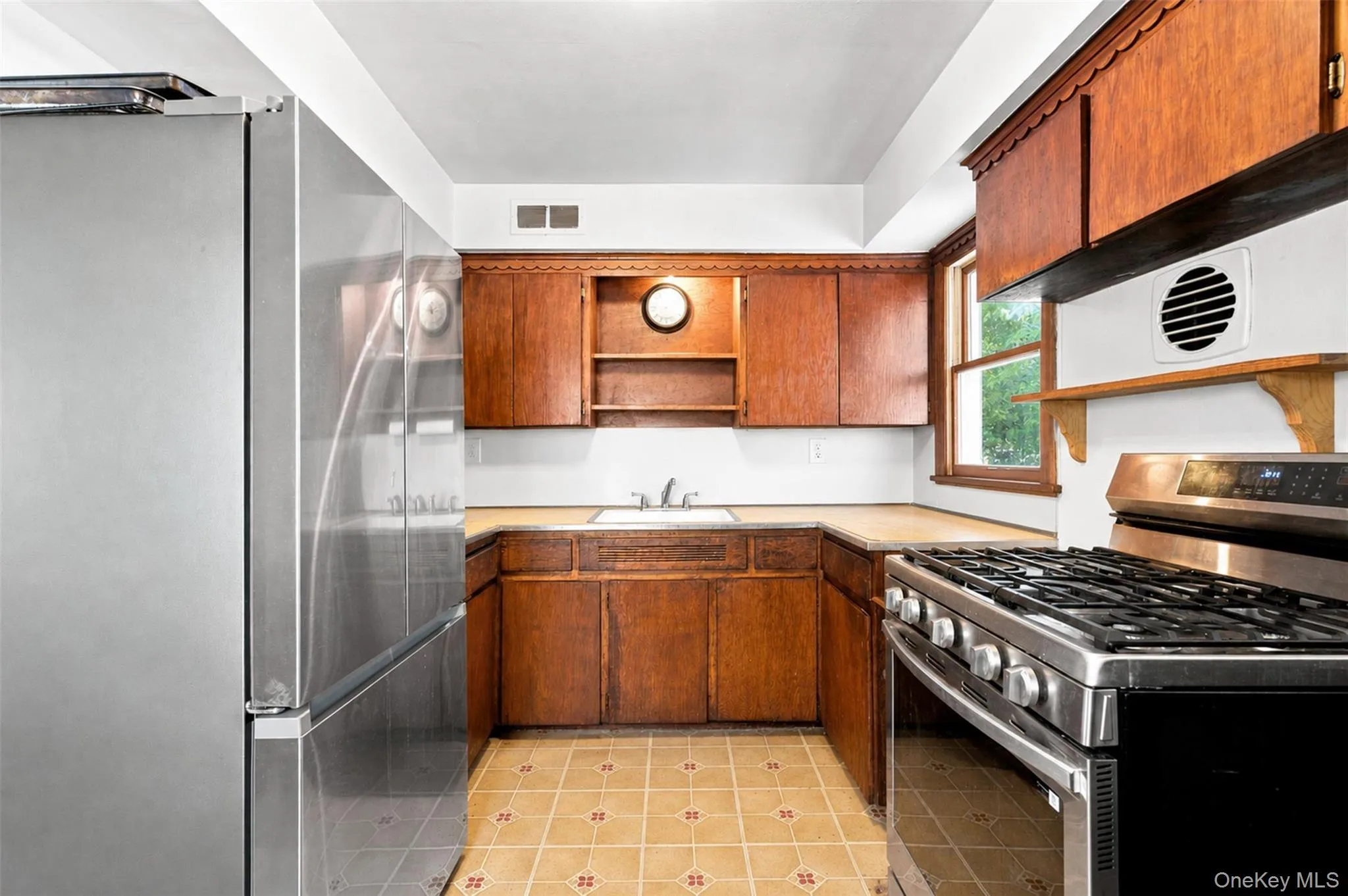 6 Hillside Avenue, Ramapo, NY, 2 Bedrooms Bedrooms, 4 Rooms Rooms,1 BathroomBathrooms,Residential,For Rent,Hillside,0,1044085 6 Hillside Avenue, Ramapo, NY, 2 Bedrooms Bedrooms, 4 Rooms Rooms,1 BathroomBathrooms,Residential,For Rent,Hillside,0,1044085