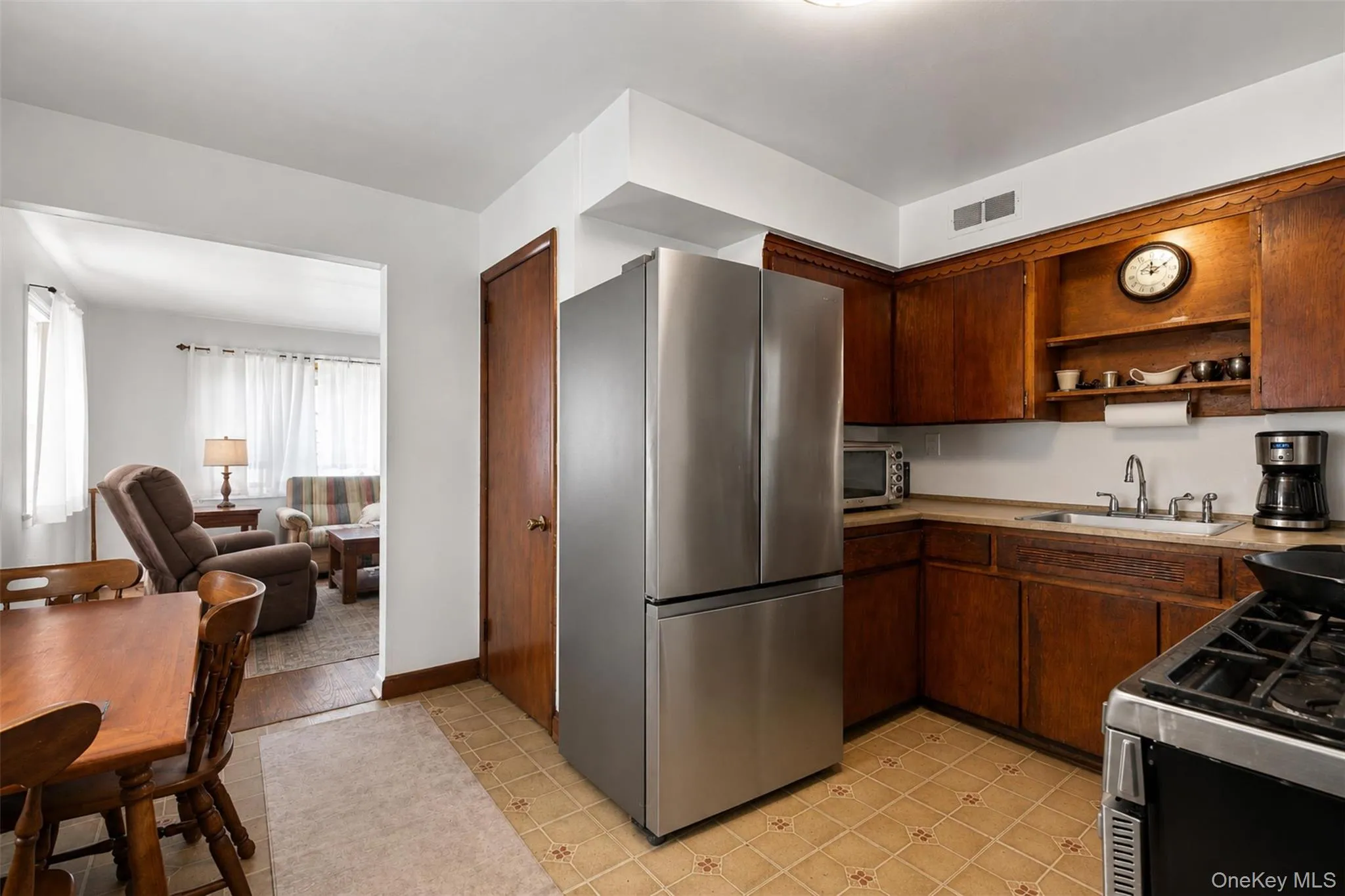 6 Hillside Avenue, Ramapo, NY, 2 Bedrooms Bedrooms, 4 Rooms Rooms,1 BathroomBathrooms,Residential,For Rent,Hillside,0,1044085 6 Hillside Avenue, Ramapo, NY, 2 Bedrooms Bedrooms, 4 Rooms Rooms,1 BathroomBathrooms,Residential,For Rent,Hillside,0,1044085