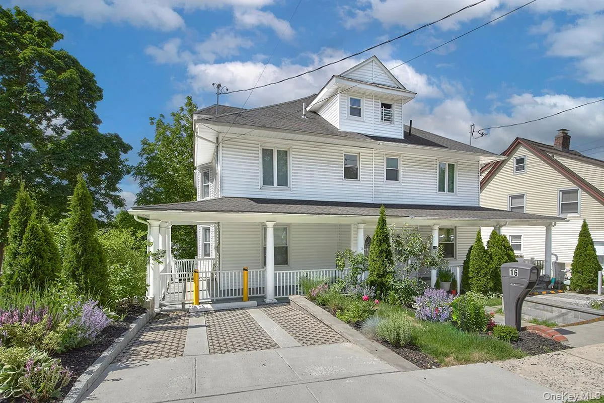 16 Park Avenue, White Plains, NY, 3 Bedroom Bedrooms, 8 Room Rooms,2 BathroomBathrooms,Residential Lease,For Rent,Park,0,1044088 16 Park Avenue, White Plains, NY, 3 Bedroom Bedrooms, 8 Room Rooms,2 BathroomBathrooms,Residential Lease,For Rent,Park,0,1044088