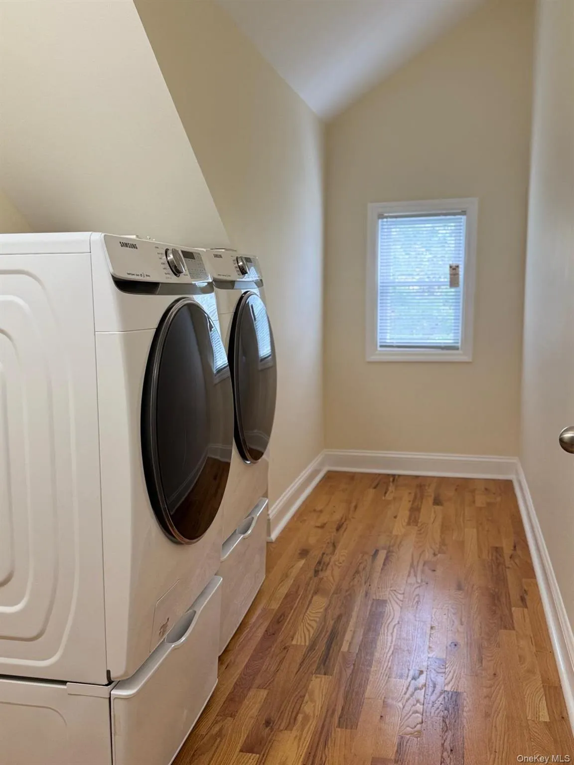16 Park Avenue, White Plains, NY, 3 Bedrooms Bedrooms, 8 Rooms Rooms,2 BathroomsBathrooms,Residential Lease,For Rent,Park,0,1044088 16 Park Avenue, White Plains, NY, 3 Bedrooms Bedrooms, 8 Rooms Rooms,2 BathroomsBathrooms,Residential Lease,For Rent,Park,0,1044088
