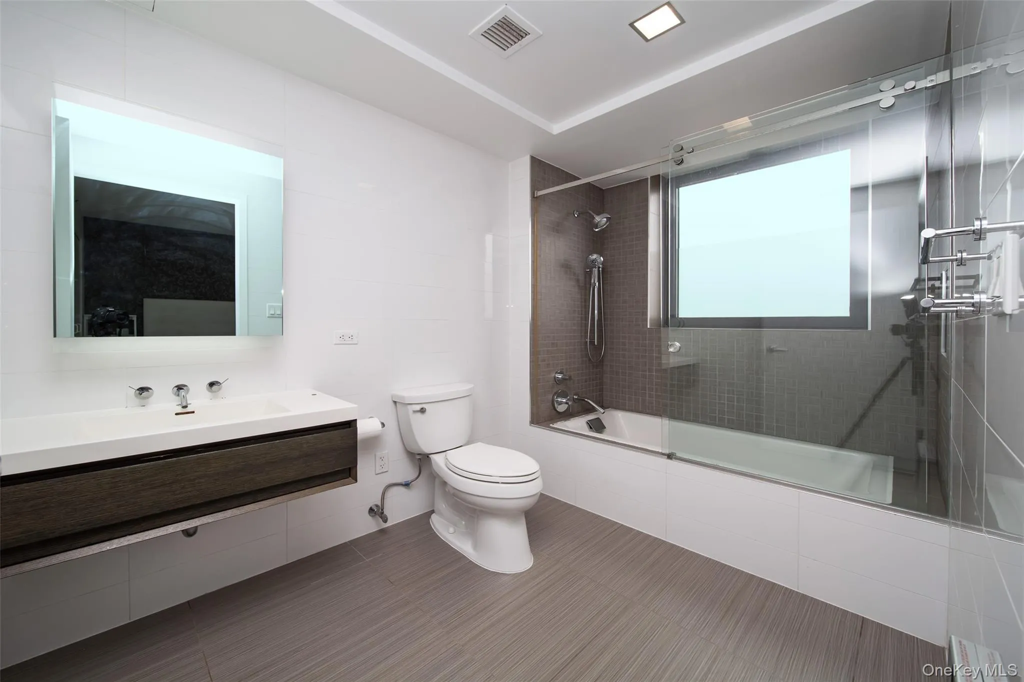 39-16 Prince Street, New York, NY, 3 Bedrooms Bedrooms, 10 Rooms Rooms,3 BathroomsBathrooms,Residential,For Rent,Prince,0,1044091 39-16 Prince Street, New York, NY, 3 Bedrooms Bedrooms, 10 Rooms Rooms,3 BathroomsBathrooms,Residential,For Rent,Prince,0,1044091
