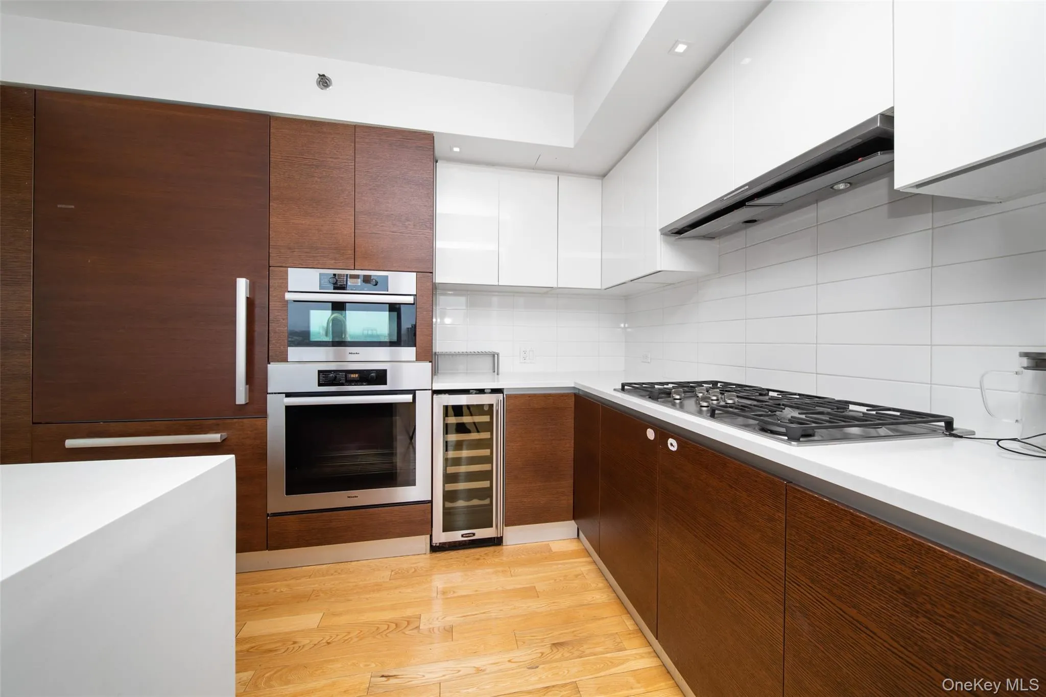 39-16 Prince Street, New York, NY, 3 Bedrooms Bedrooms, 10 Rooms Rooms,3 BathroomsBathrooms,Residential Lease,For Rent,Prince,0,1044093 39-16 Prince Street, New York, NY, 3 Bedrooms Bedrooms, 10 Rooms Rooms,3 BathroomsBathrooms,Residential Lease,For Rent,Prince,0,1044093