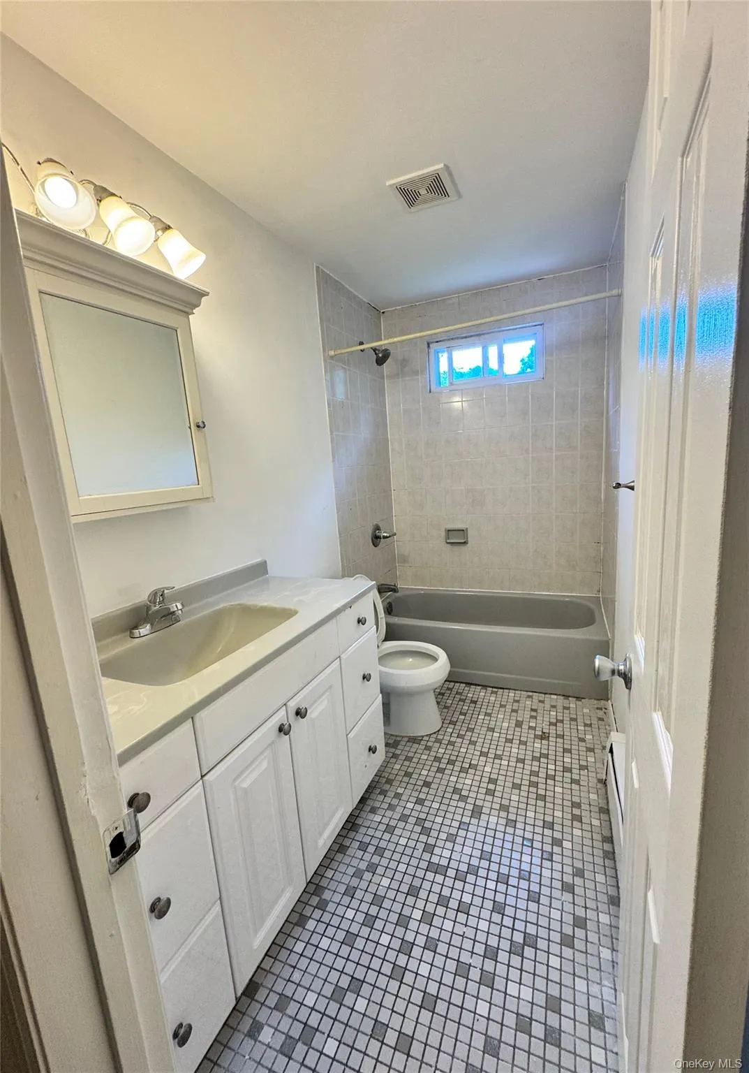 260 Oceanside Street, Islip, NY, 4 Bedrooms Bedrooms, 8 Rooms Rooms,1 BathroomBathrooms,Residential Lease,For Rent,Oceanside,0,1044107 260 Oceanside Street, Islip, NY, 4 Bedrooms Bedrooms, 8 Rooms Rooms,1 BathroomBathrooms,Residential Lease,For Rent,Oceanside,0,1044107