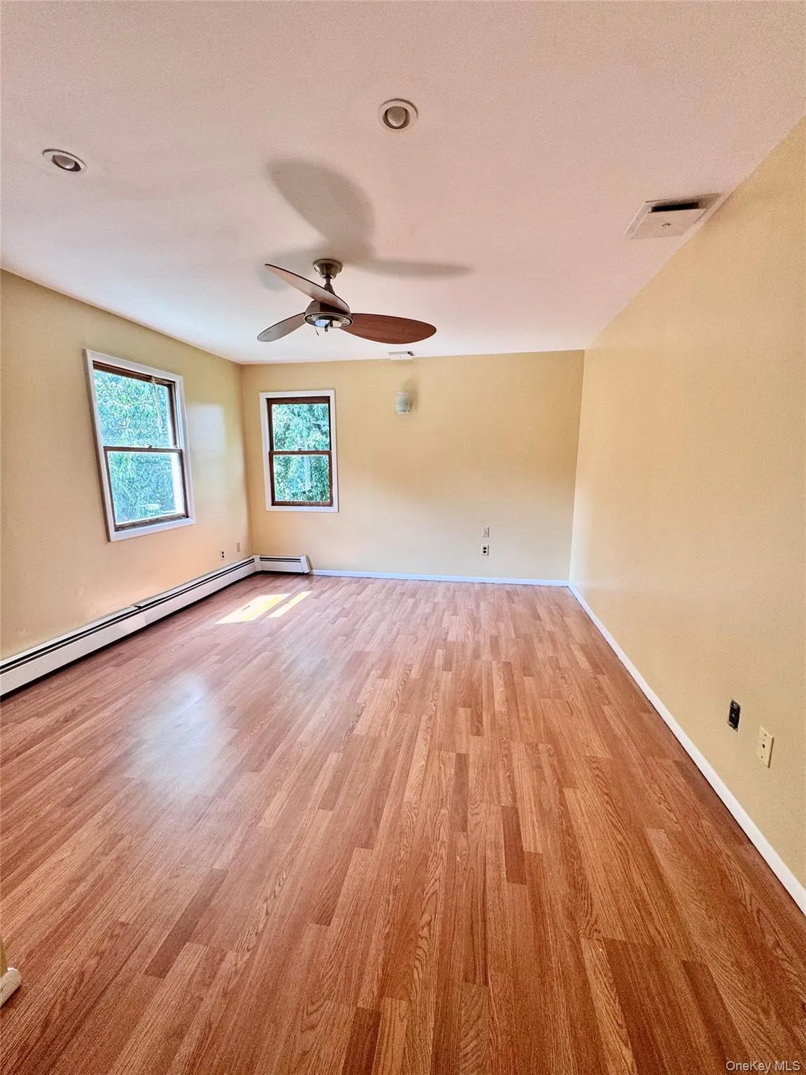 260 Oceanside Street, Islip, NY, 4 Bedrooms Bedrooms, 8 Rooms Rooms,1 BathroomBathrooms,Residential Lease,For Rent,Oceanside,0,1044107 260 Oceanside Street, Islip, NY, 4 Bedrooms Bedrooms, 8 Rooms Rooms,1 BathroomBathrooms,Residential Lease,For Rent,Oceanside,0,1044107