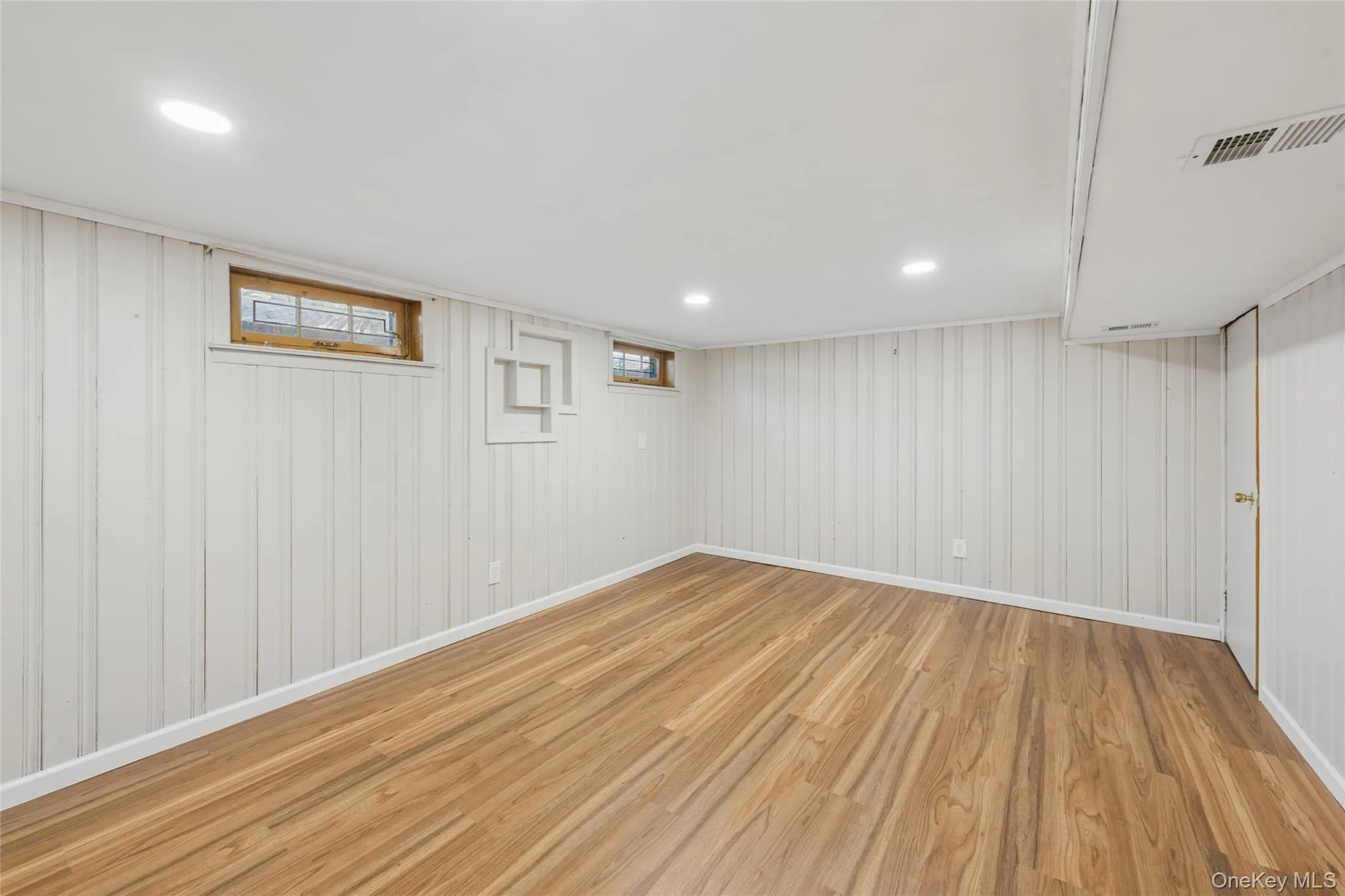 12 Lillian Lane, Oyster Bay, NY, 3 Bedrooms Bedrooms, 6 Rooms Rooms,2 BathroomsBathrooms,Residential,For Rent,Lillian,0,1044110 12 Lillian Lane, Oyster Bay, NY, 3 Bedrooms Bedrooms, 6 Rooms Rooms,2 BathroomsBathrooms,Residential,For Rent,Lillian,0,1044110