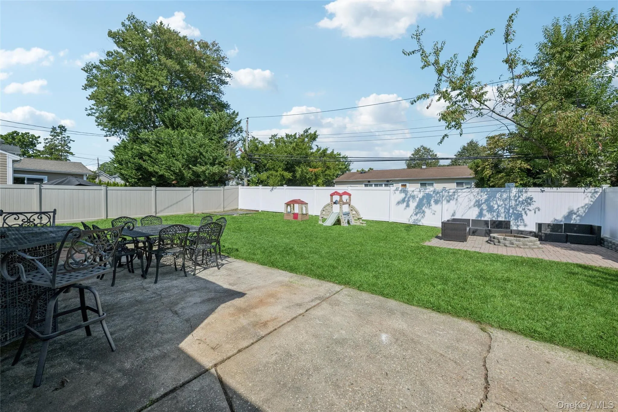 12 Lillian Lane, Oyster Bay, NY, 3 Bedrooms Bedrooms, 6 Rooms Rooms,2 BathroomsBathrooms,Residential,For Rent,Lillian,0,1044110 12 Lillian Lane, Oyster Bay, NY, 3 Bedrooms Bedrooms, 6 Rooms Rooms,2 BathroomsBathrooms,Residential,For Rent,Lillian,0,1044110