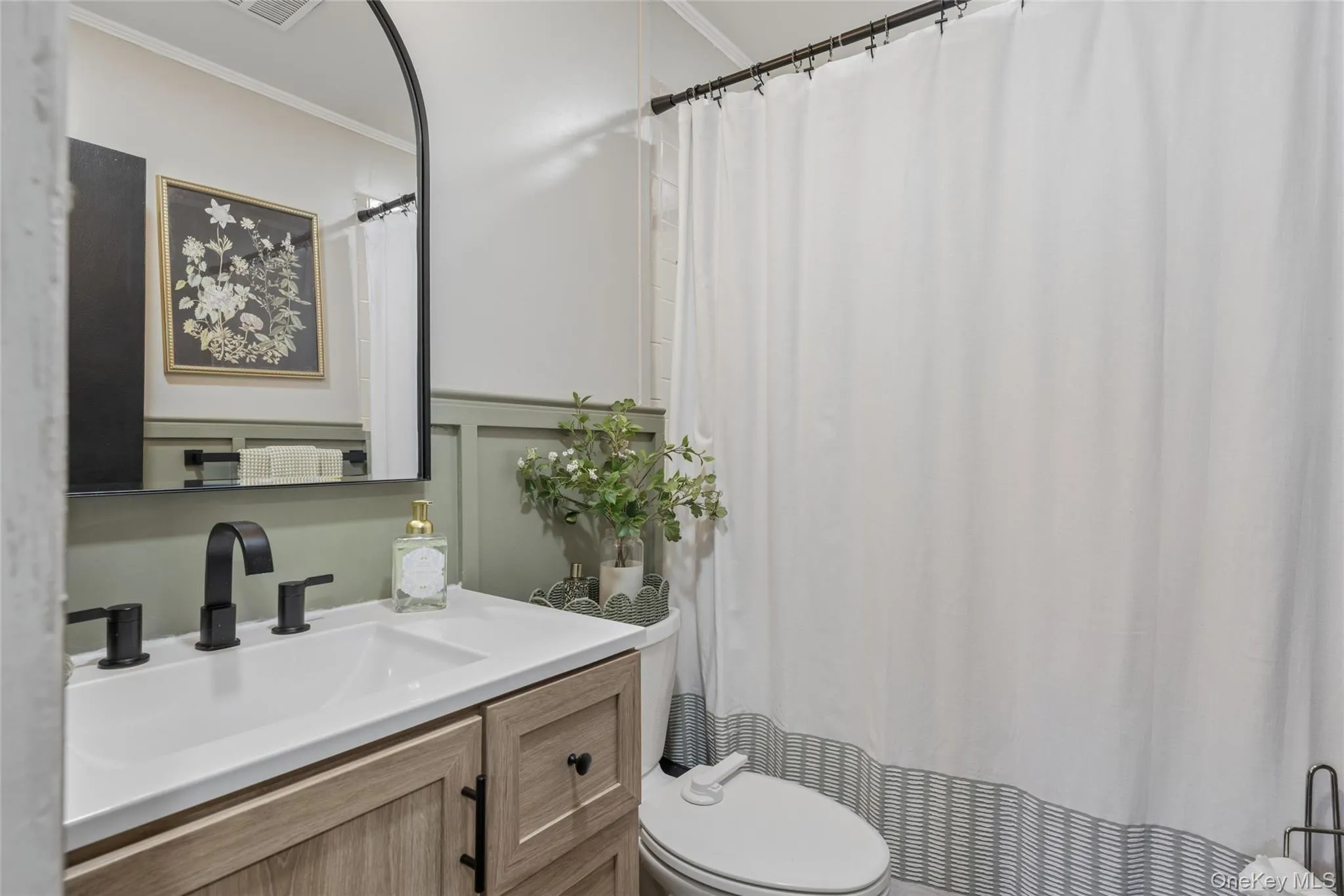 12 Lillian Lane, Oyster Bay, NY, 3 Bedrooms Bedrooms, 6 Rooms Rooms,2 BathroomsBathrooms,Residential,For Rent,Lillian,0,1044110 12 Lillian Lane, Oyster Bay, NY, 3 Bedrooms Bedrooms, 6 Rooms Rooms,2 BathroomsBathrooms,Residential,For Rent,Lillian,0,1044110