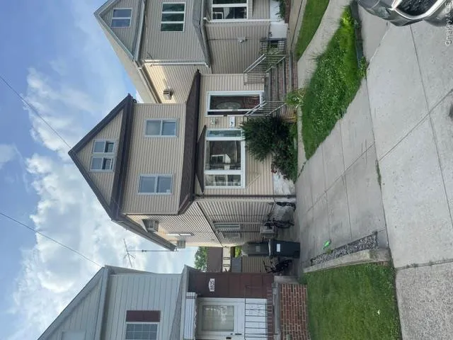 88-27 Aubery Ave., New York, NY, 5 Bedrooms Bedrooms, 8 Rooms Rooms,1 BathroomBathrooms,Residential Lease,For Rent,Aubery Ave.,0,1044111 88-27 Aubery Ave., New York, NY, 5 Bedrooms Bedrooms, 8 Rooms Rooms,1 BathroomBathrooms,Residential Lease,For Rent,Aubery Ave.,0,1044111