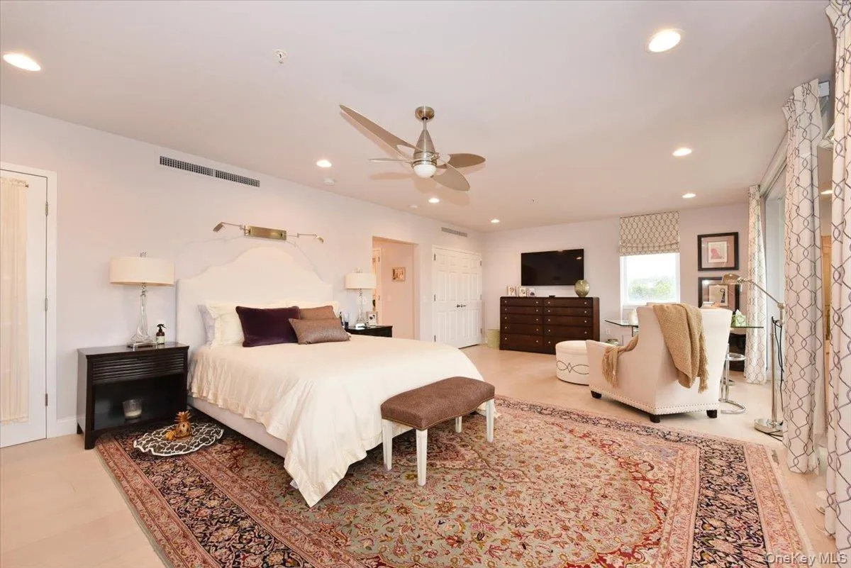 100 Harbor View Drive, North Hempstead, NY, 2 Bedrooms Bedrooms, 5 Rooms Rooms,3 BathroomsBathrooms,Residential,For Rent,Harbor View,0,1044121 100 Harbor View Drive, North Hempstead, NY, 2 Bedrooms Bedrooms, 5 Rooms Rooms,3 BathroomsBathrooms,Residential,For Rent,Harbor View,0,1044121