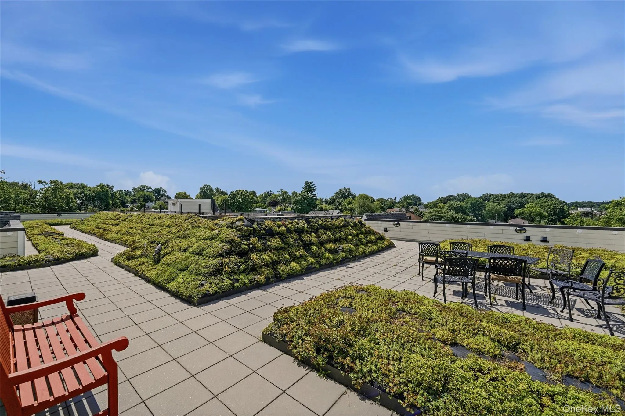 Rooftop garden—come watch the sunset, dine alfresco, or simply relax with a good book. Rooftop garden—come watch the sunset, dine alfresco, or simply relax with a good book.