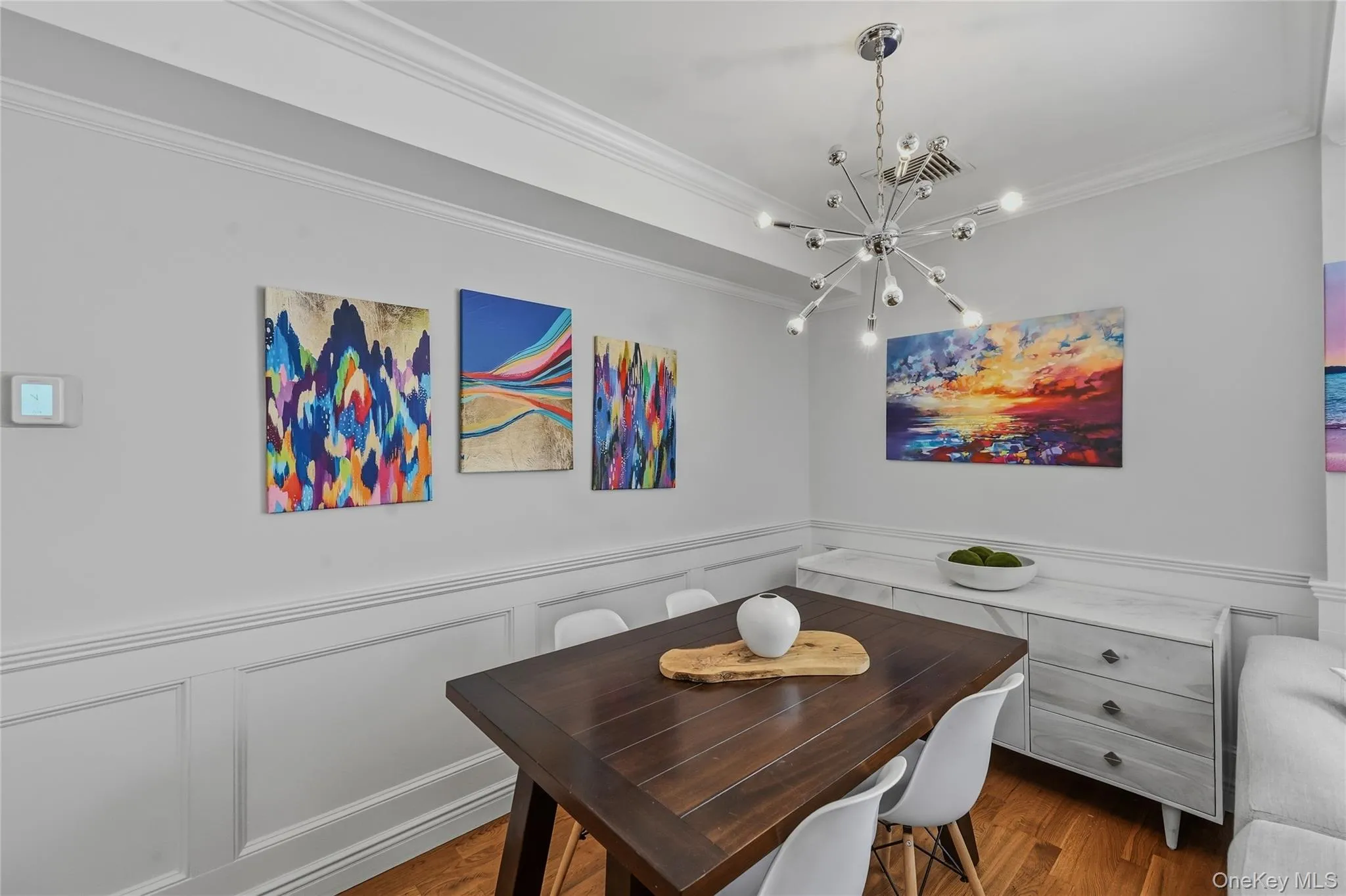 Dining area -notice the wainscoting on the walls- this continues through out the entire apartment. Dining area -notice the wainscoting on the walls- this continues through out the entire apartment.