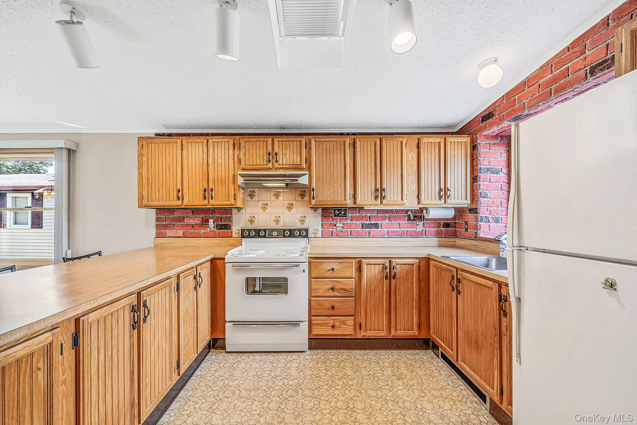 17 Dogwood Lane, Brookhaven, NY, 2 Bedrooms Bedrooms, 6 Rooms Rooms,2 BathroomsBathrooms,Residential,For Rent,Dogwood,0,1044125 17 Dogwood Lane, Brookhaven, NY, 2 Bedrooms Bedrooms, 6 Rooms Rooms,2 BathroomsBathrooms,Residential,For Rent,Dogwood,0,1044125